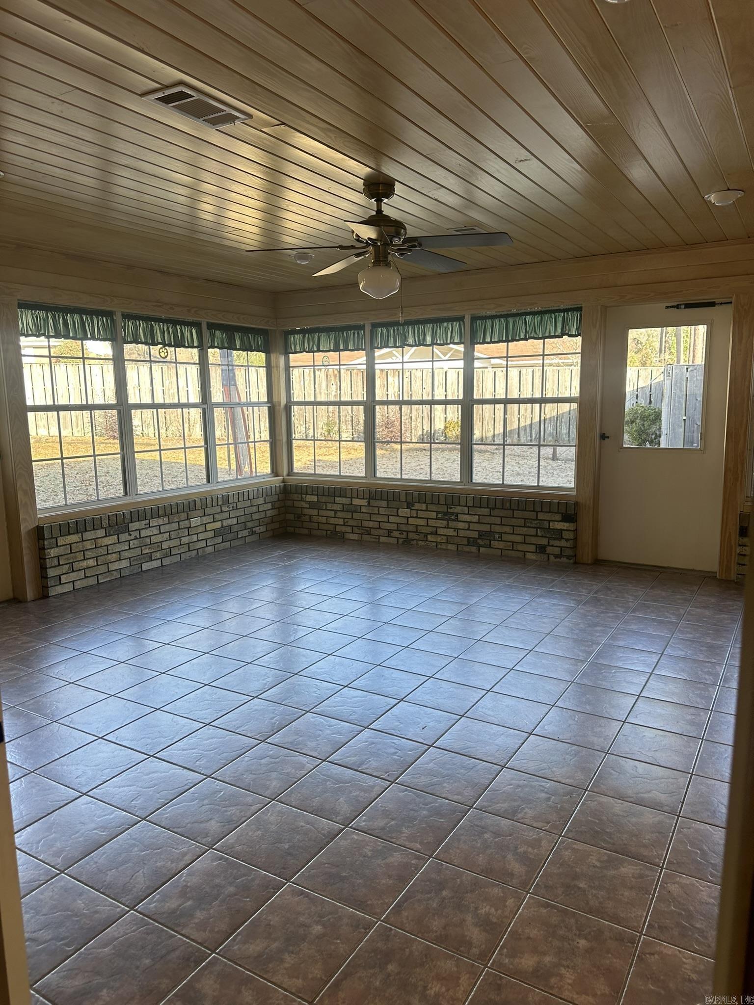 MIKE BERG LAKE - Residential