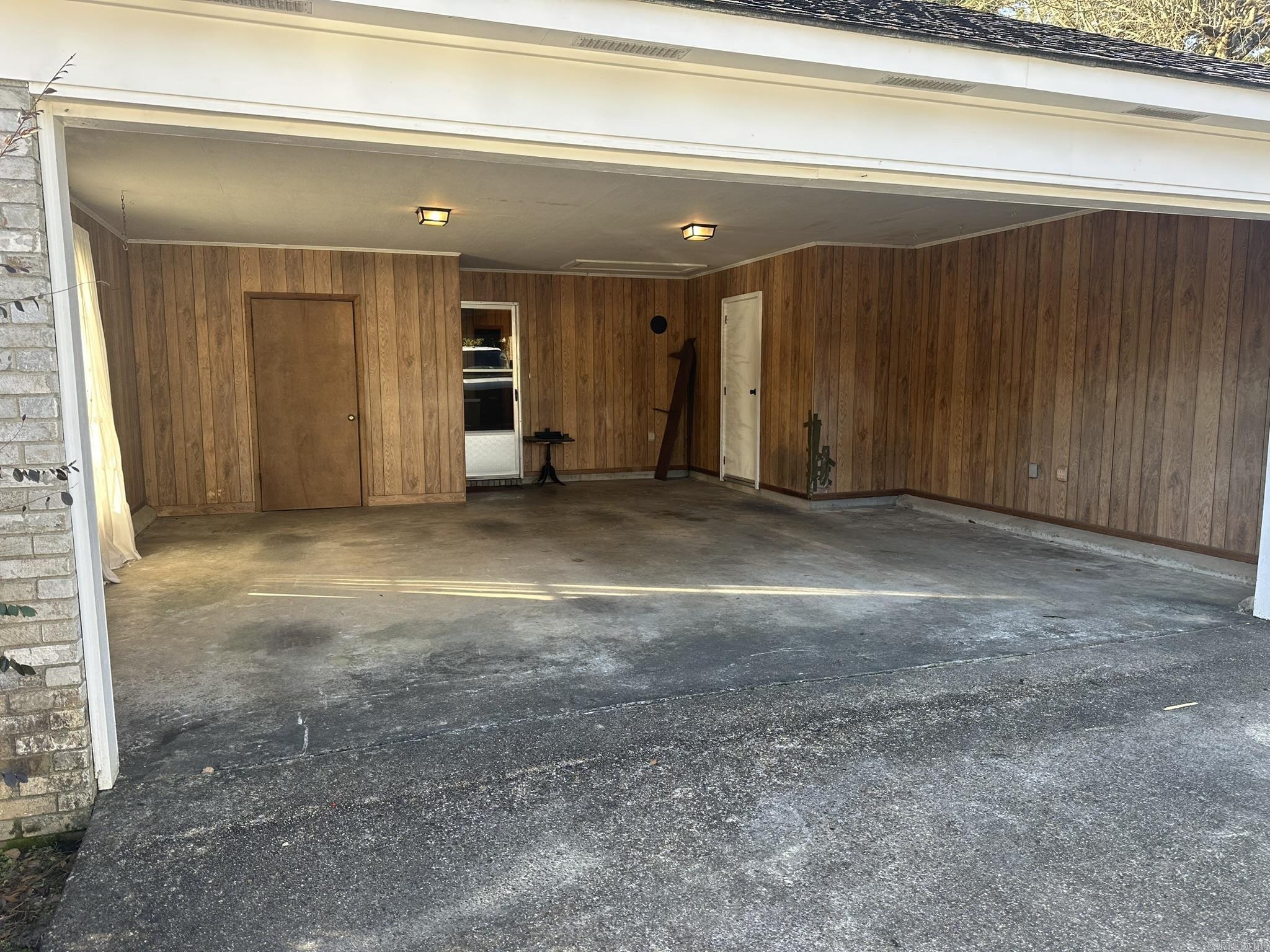 MIKE BERG LAKE - Residential