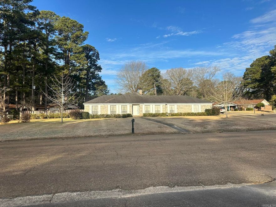 PRICE IS REDUCED TO $219,900! Spacious 3/2 with four living areas.  Primary bath and laundry/craft room have been updated. Sit in glassed in porch and enjoy the view of the completely fenced beautifully landscaped back yard. Whole house generator. Don't miss your opportunity to live in a great neighborhood! Call today.