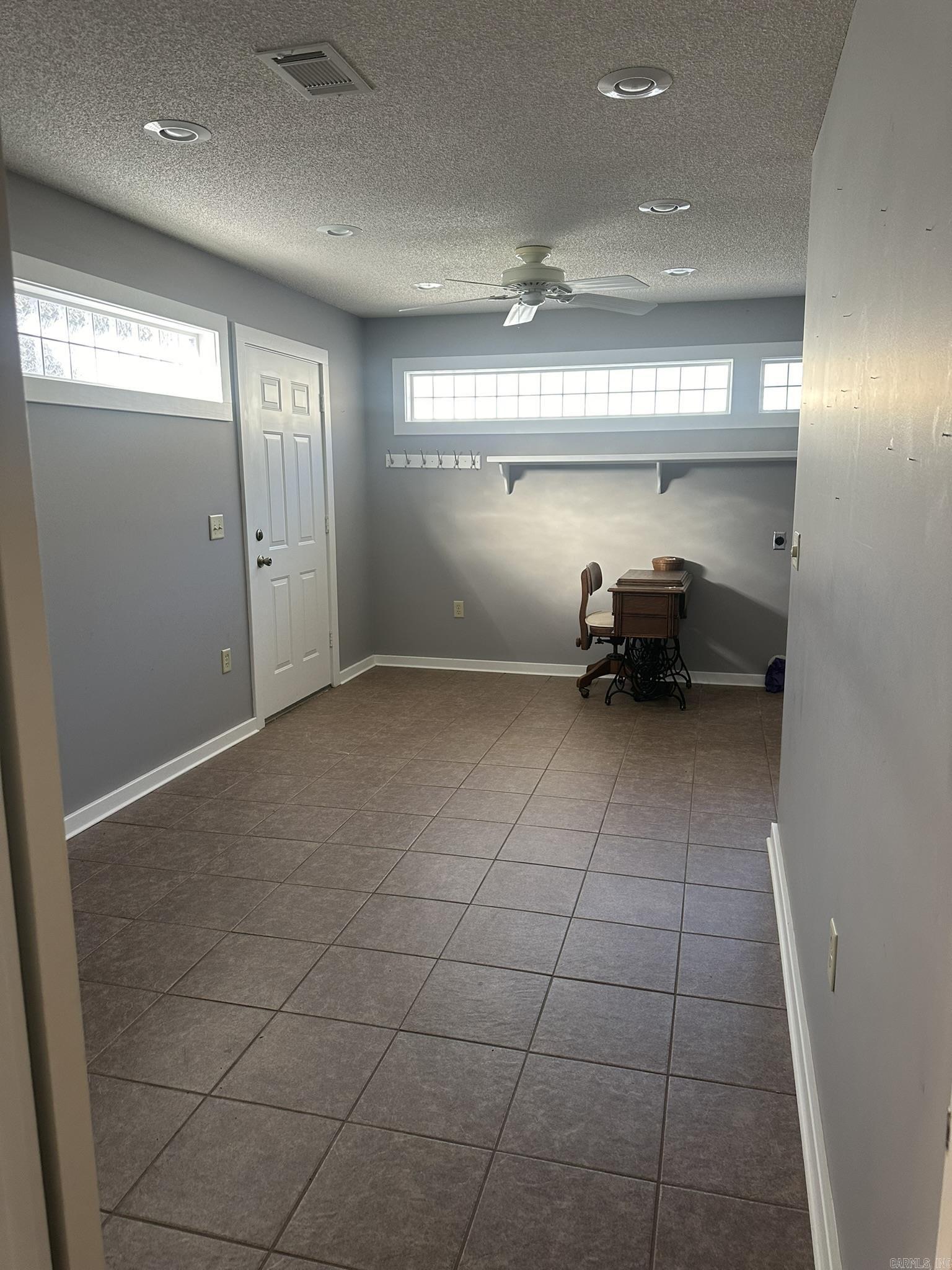 MIKE BERG LAKE - Residential