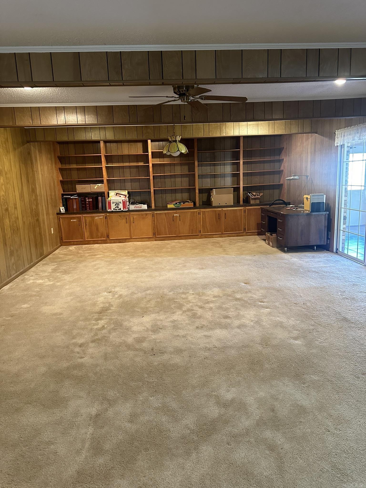 MIKE BERG LAKE - Residential