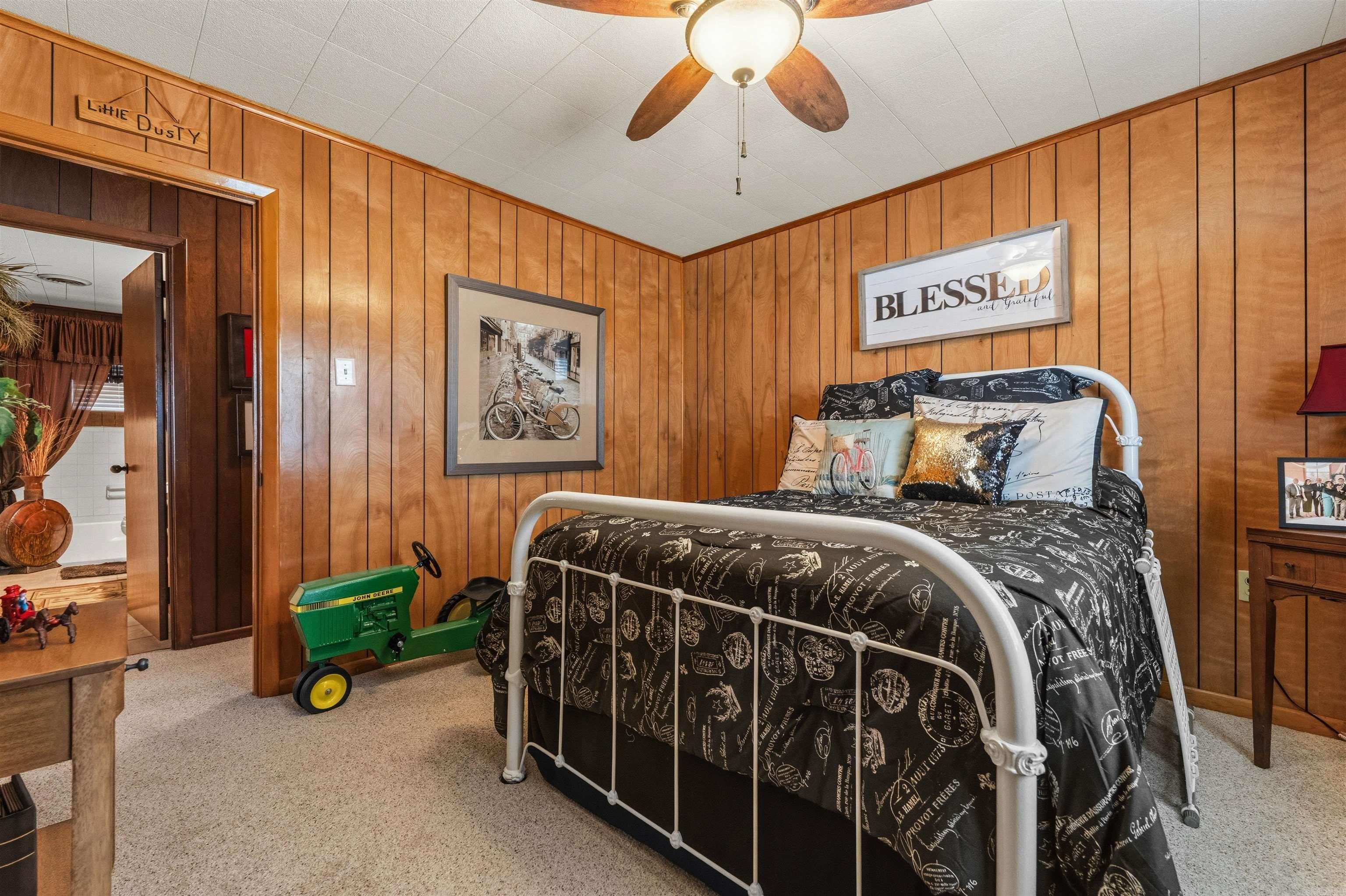 Metes & Bounds - Residential Income