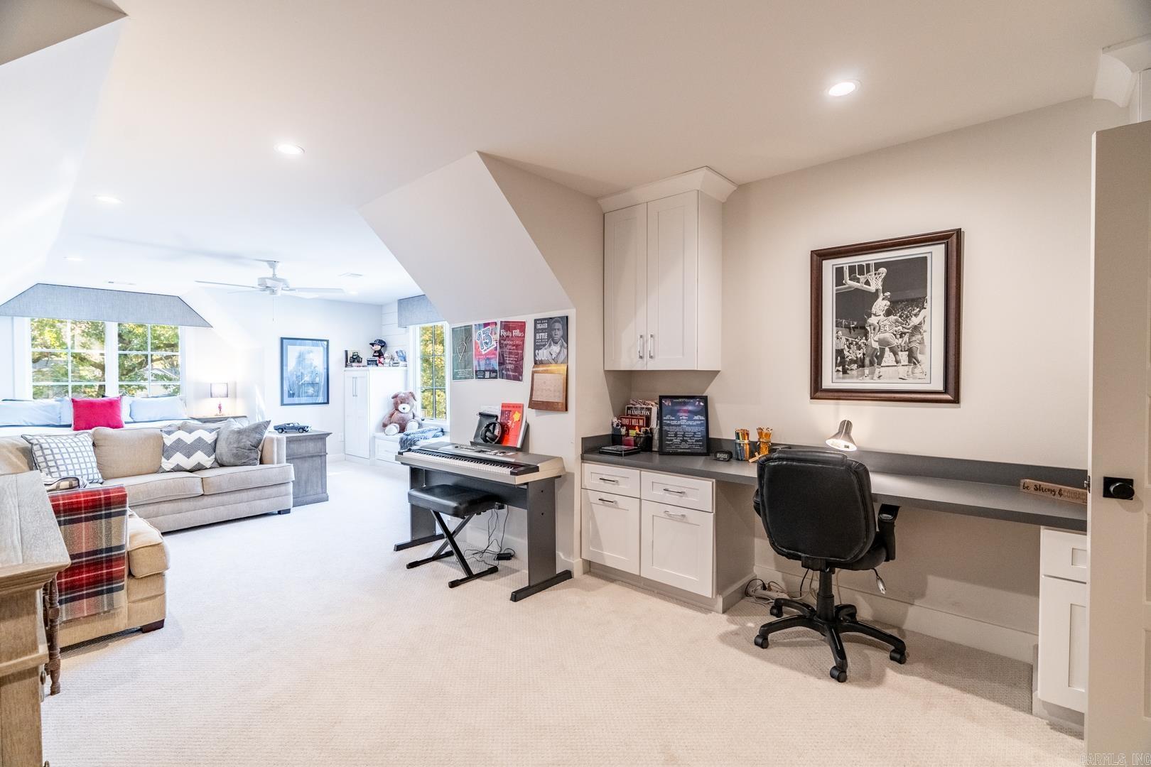 HOLLYWOOD - Residential