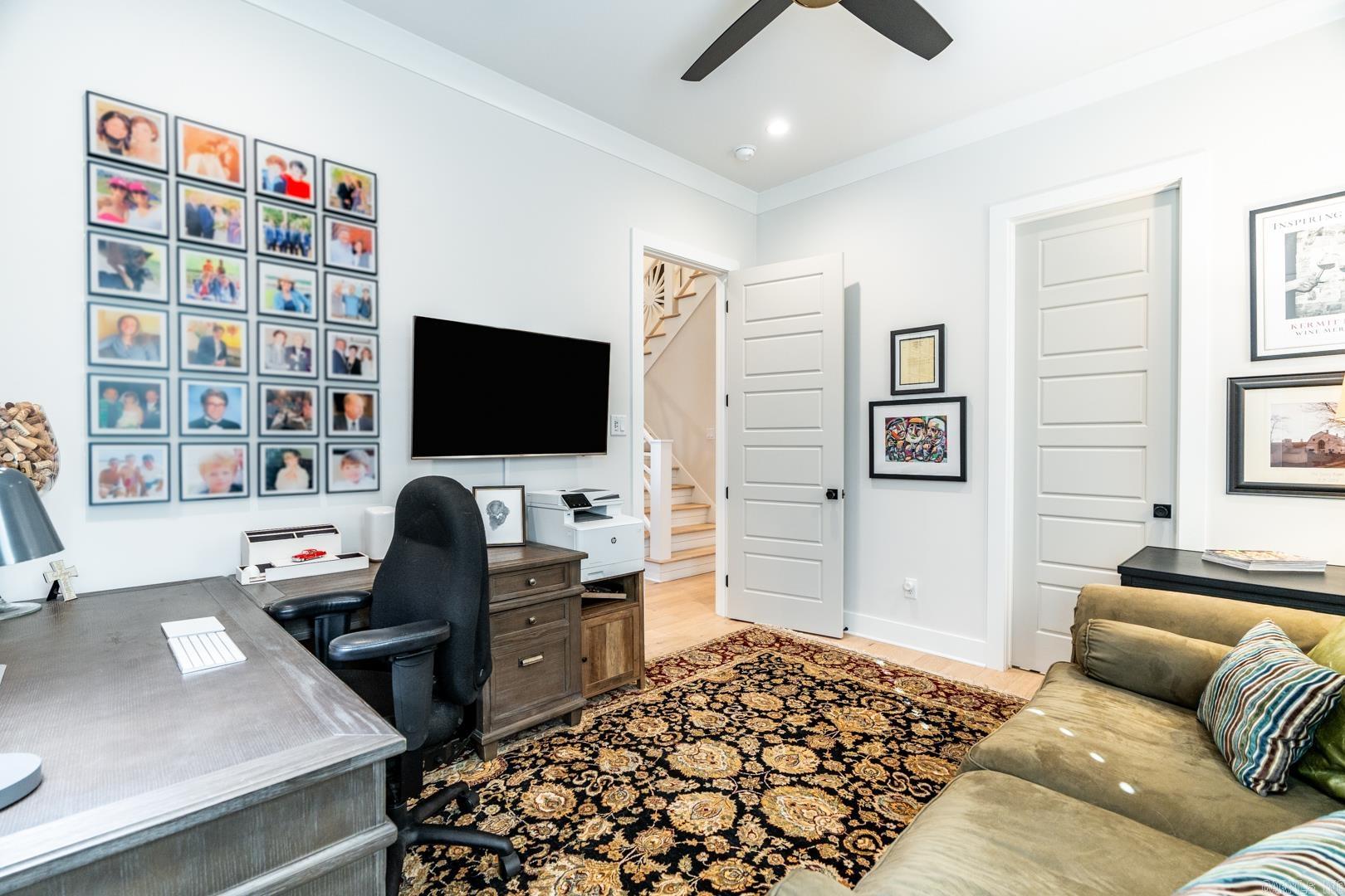 HOLLYWOOD - Residential