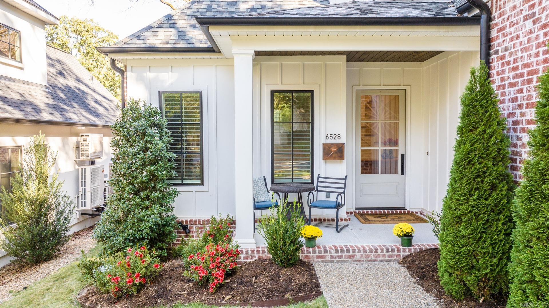 HOLLYWOOD - Residential