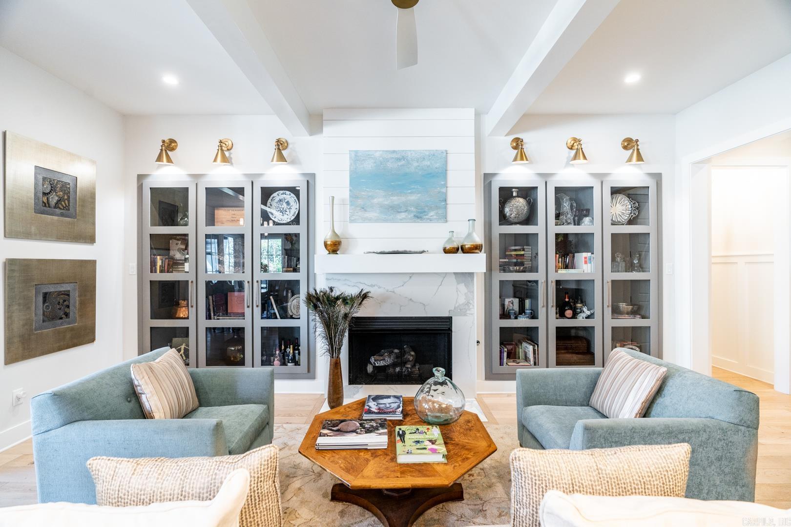 HOLLYWOOD - Residential