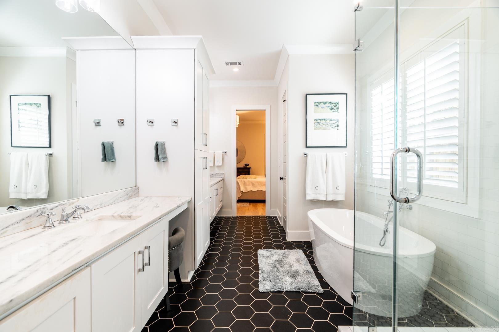 HOLLYWOOD - Residential