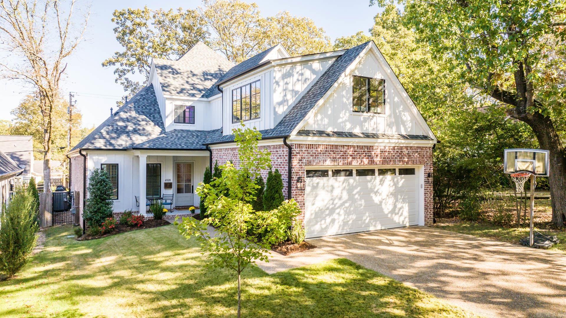 HOLLYWOOD - Residential