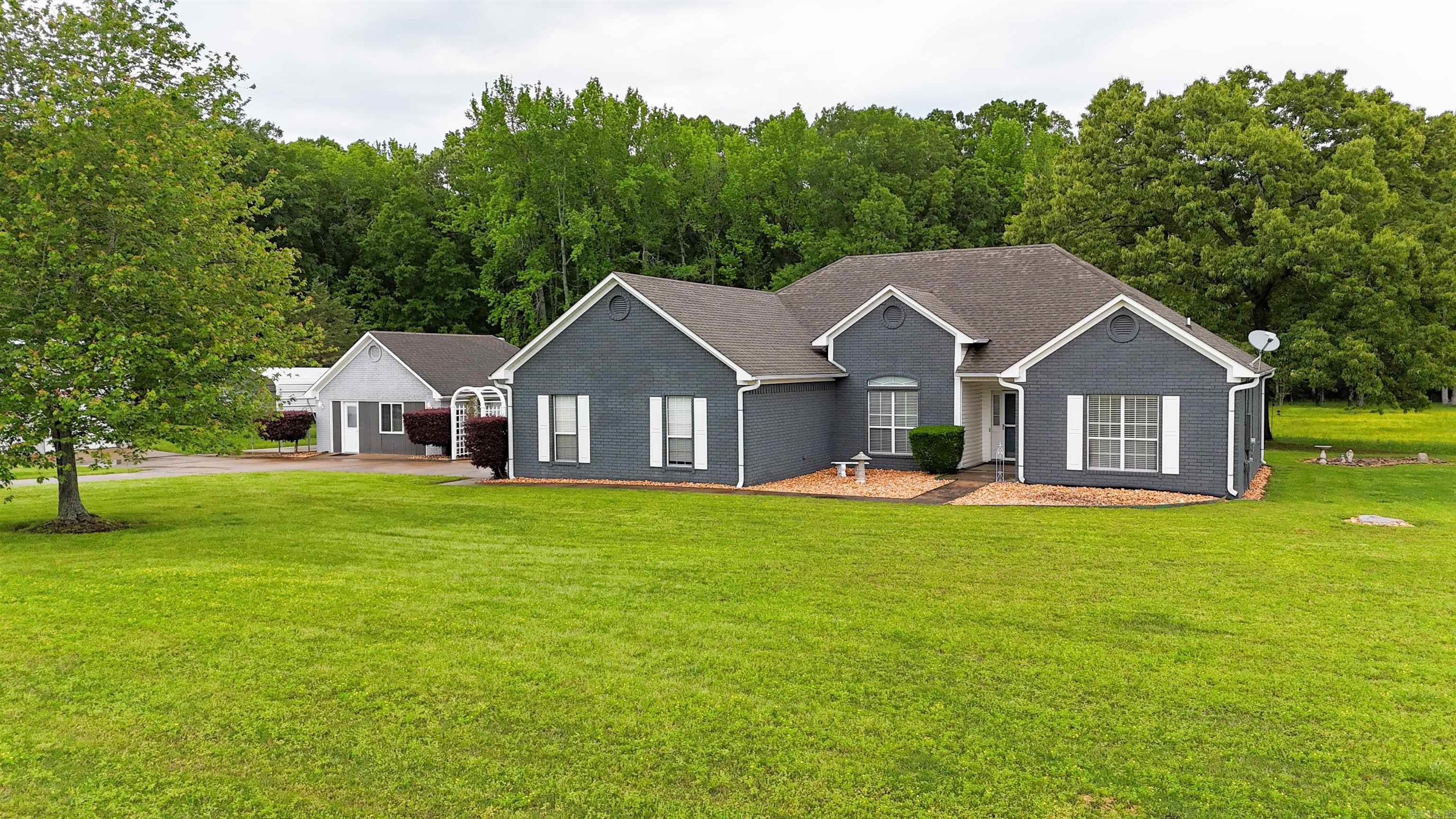 MCKENZIE MEADOW - Residential