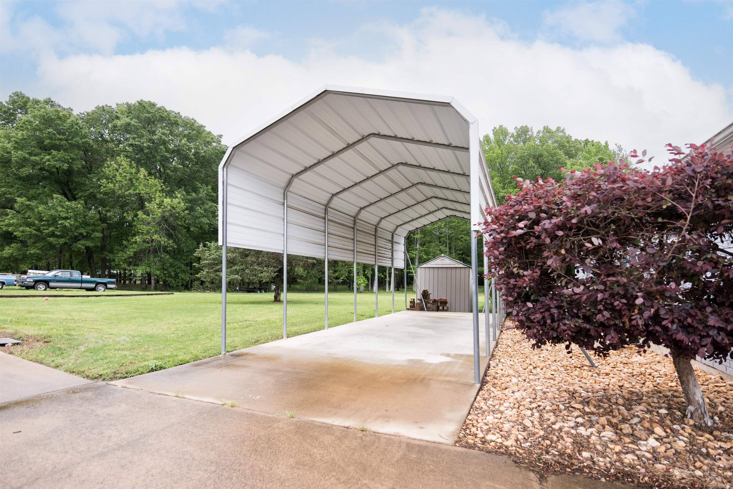 MCKENZIE MEADOW - Residential