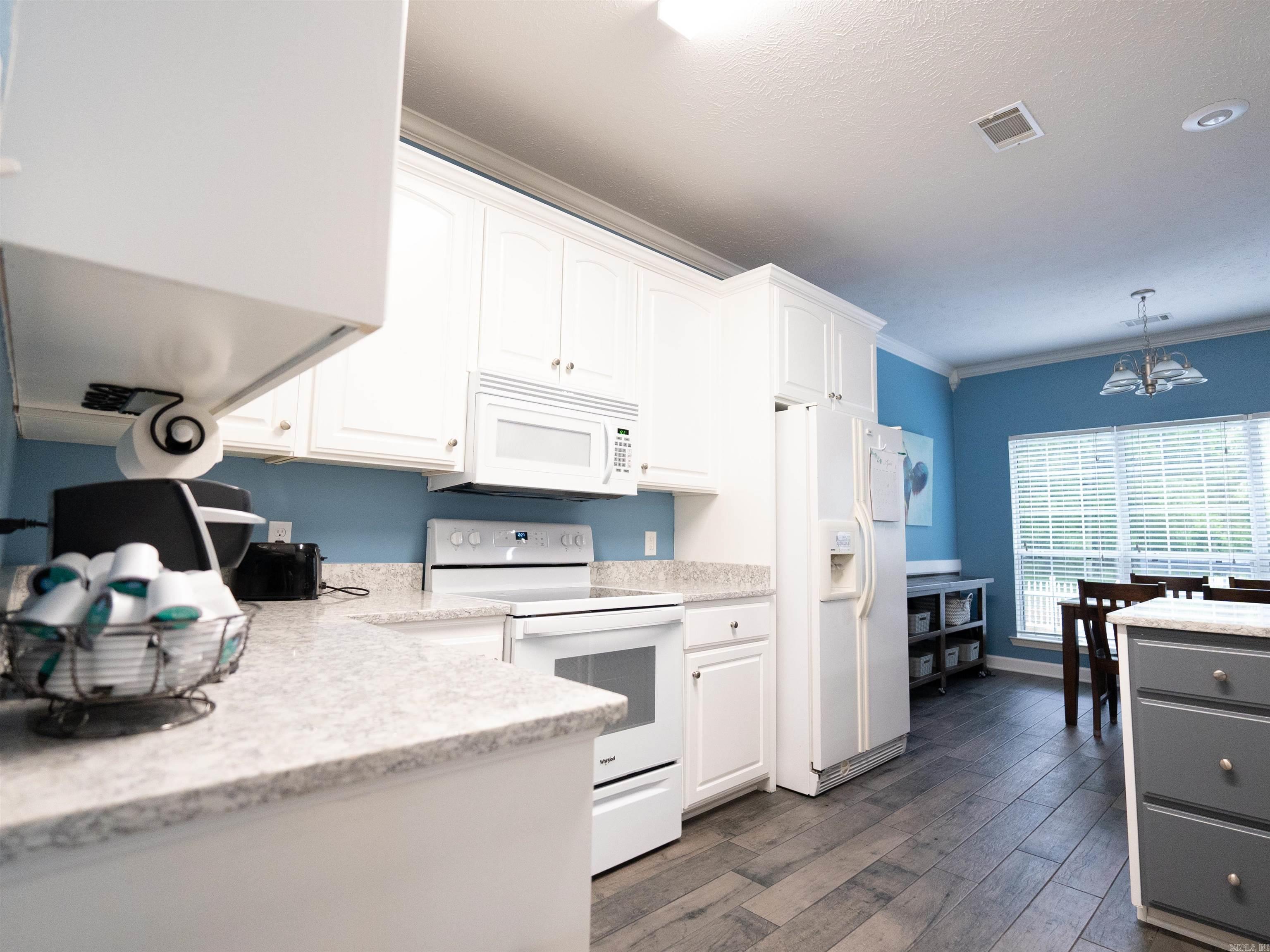 MCKENZIE MEADOW - Residential