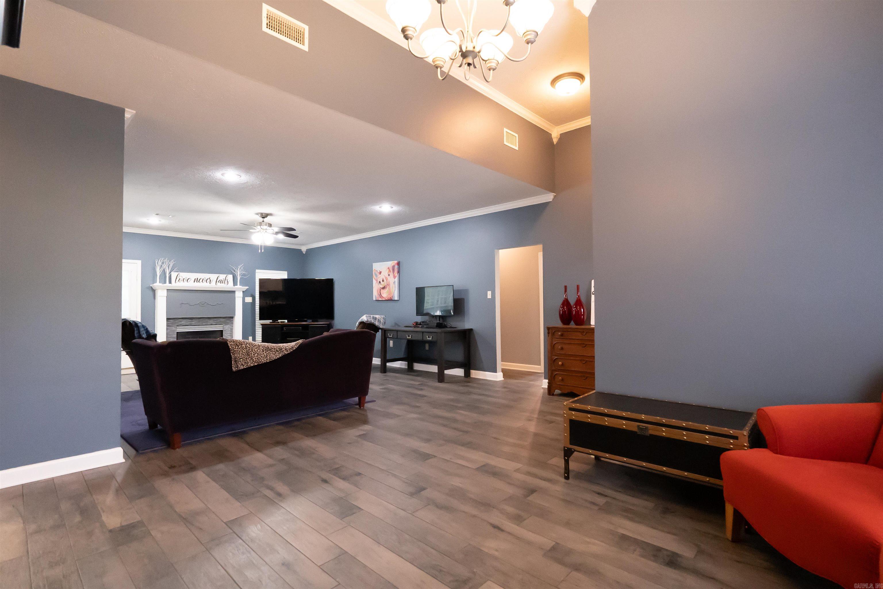 MCKENZIE MEADOW - Residential