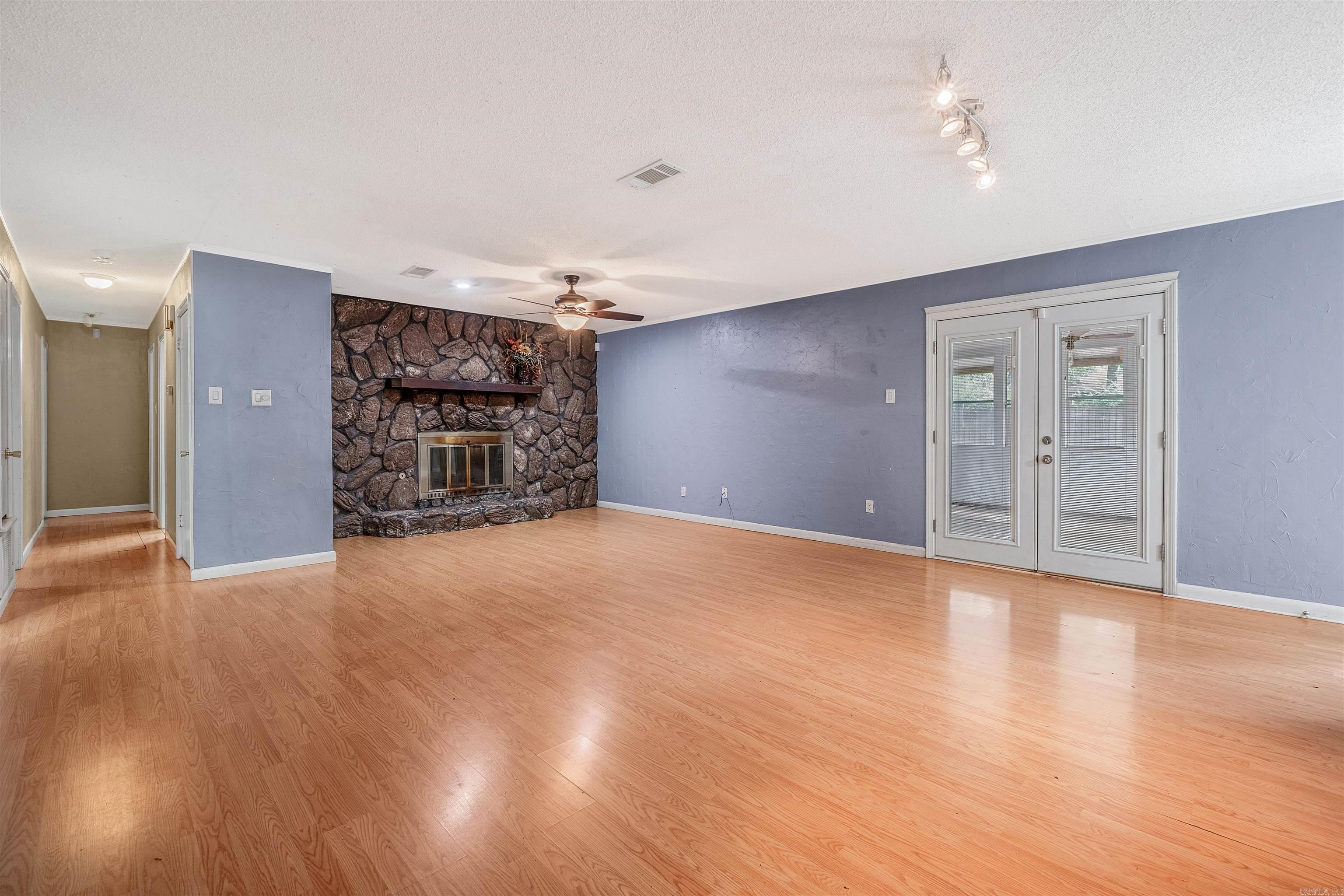 OAKHURST - Residential