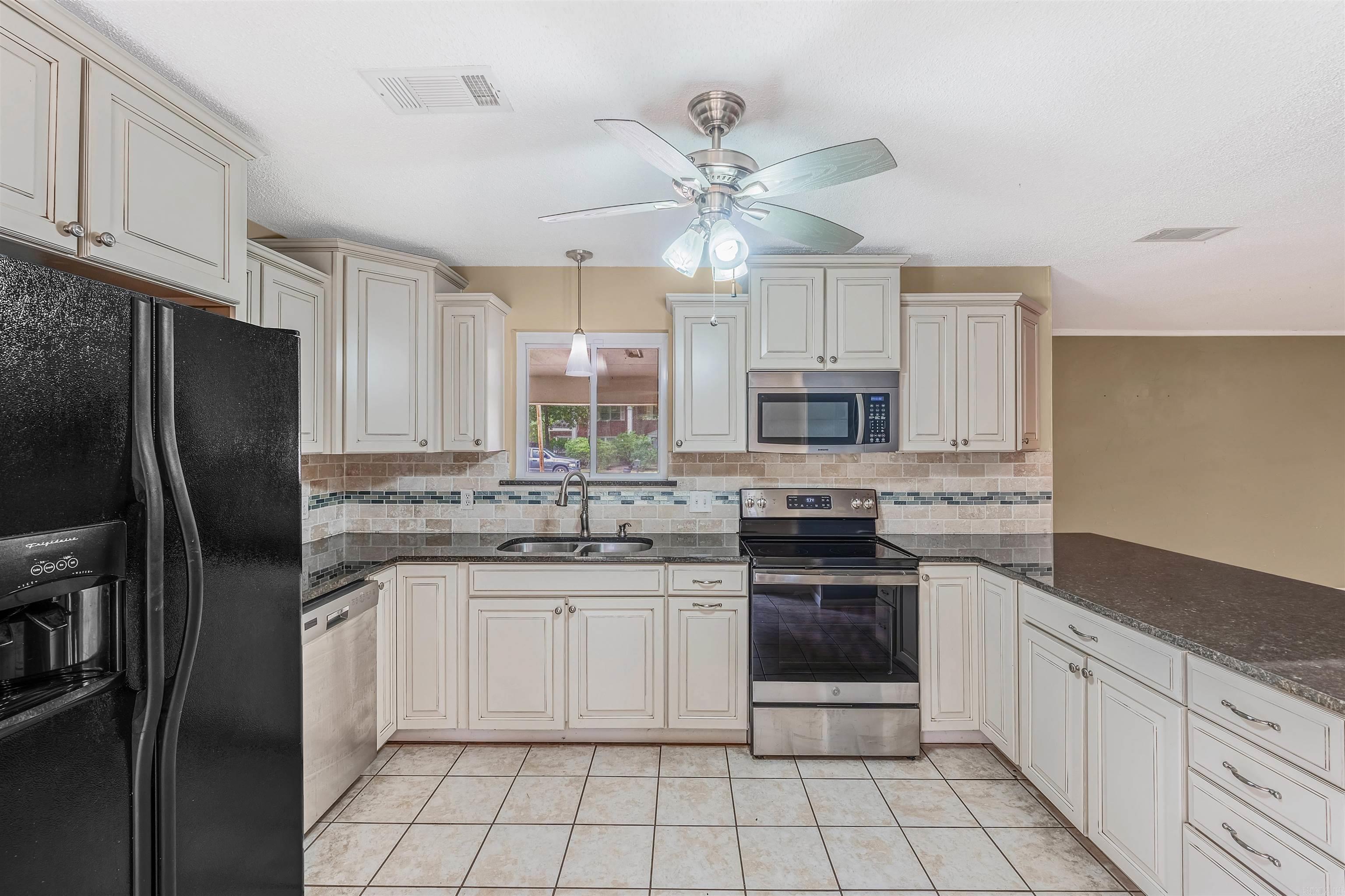 OAKHURST - Residential