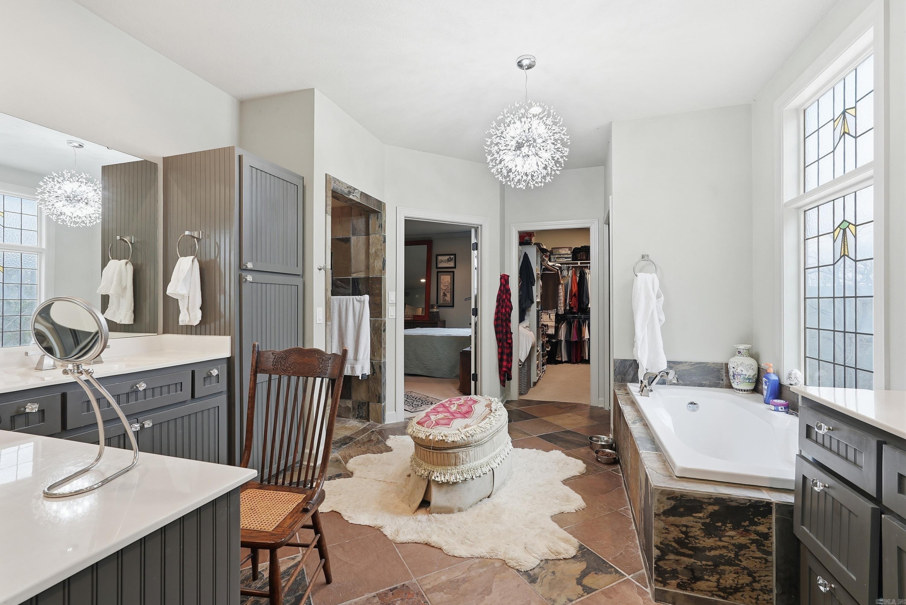 ALTA VISTA - Residential