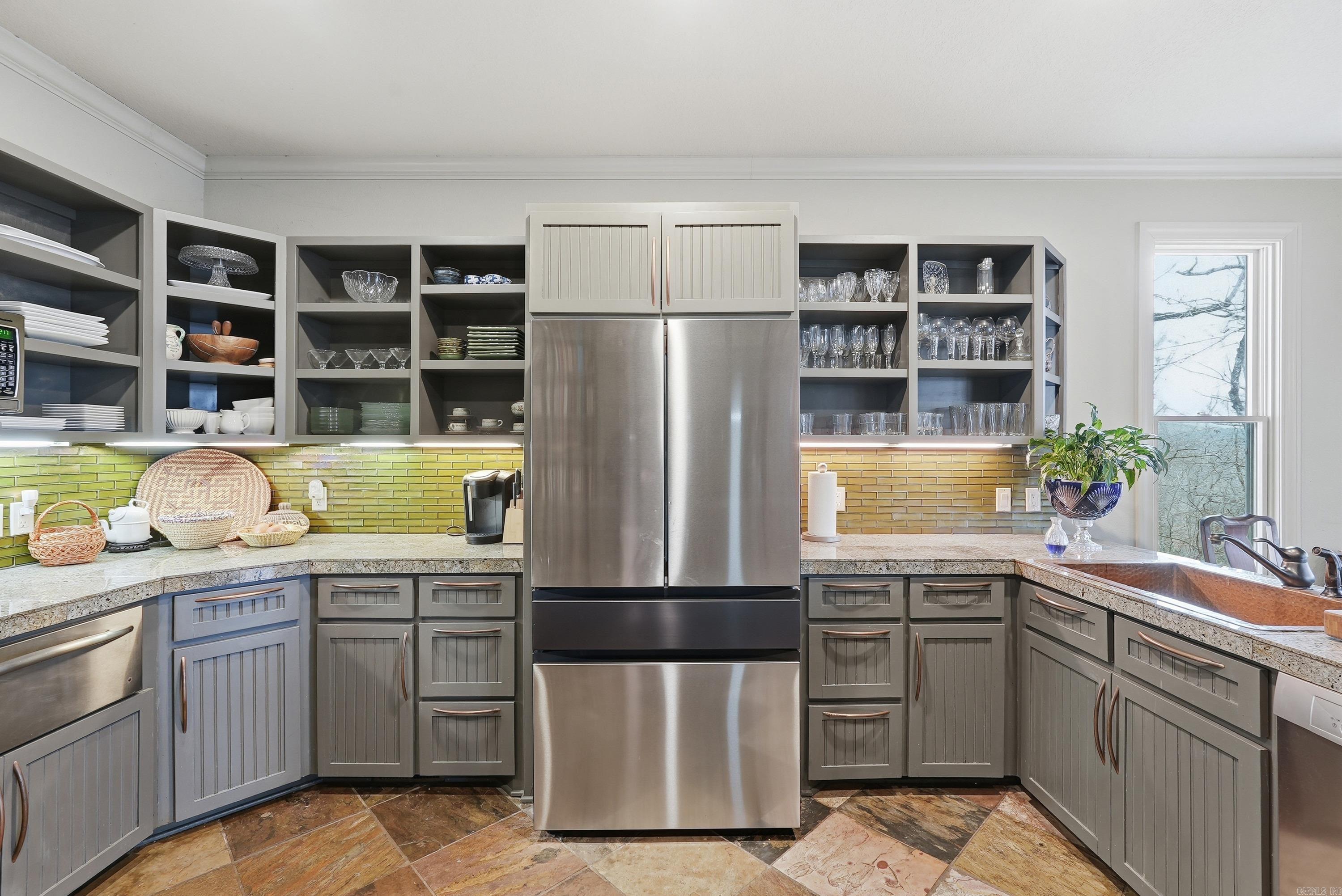 ALTA VISTA - Residential