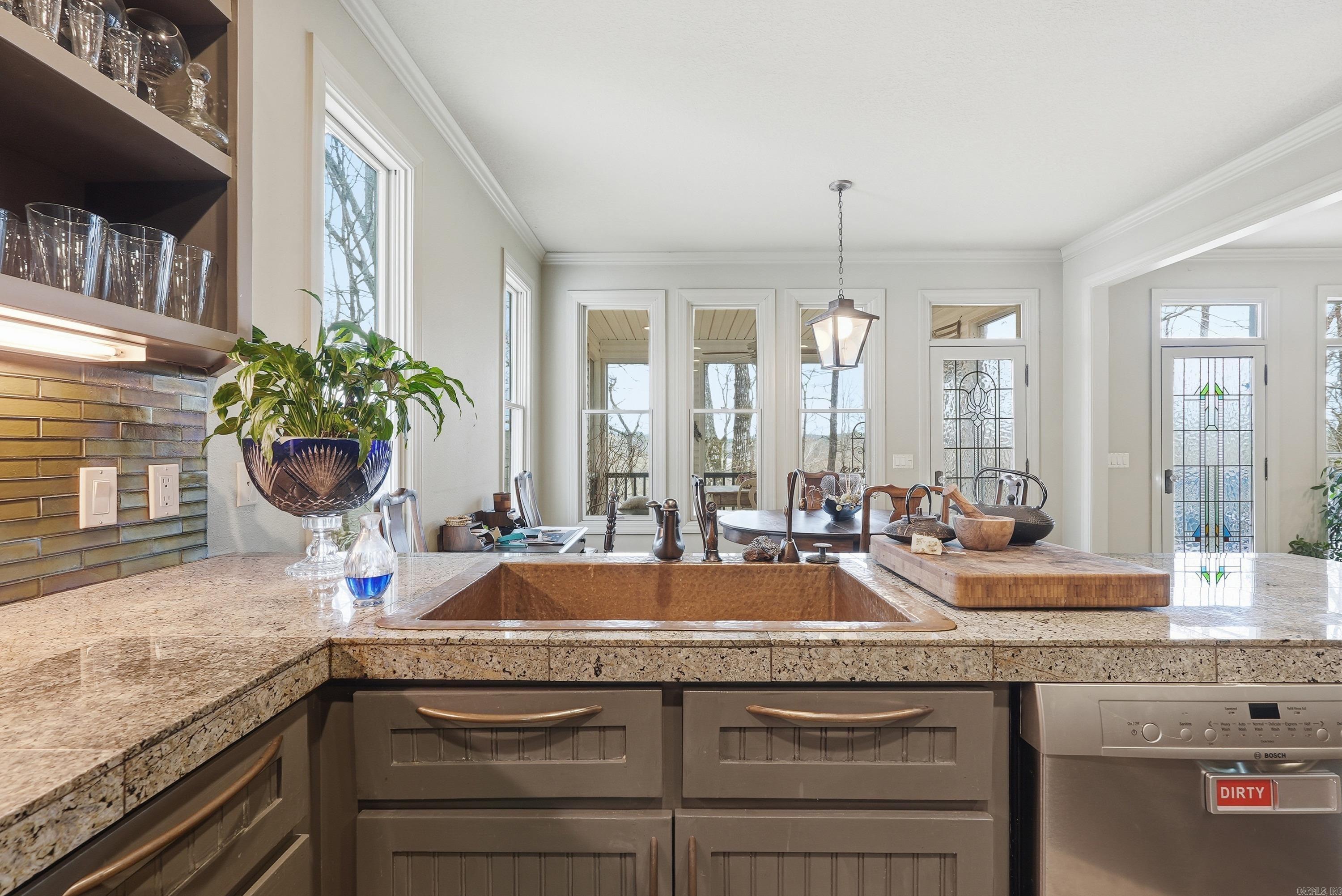 ALTA VISTA - Residential