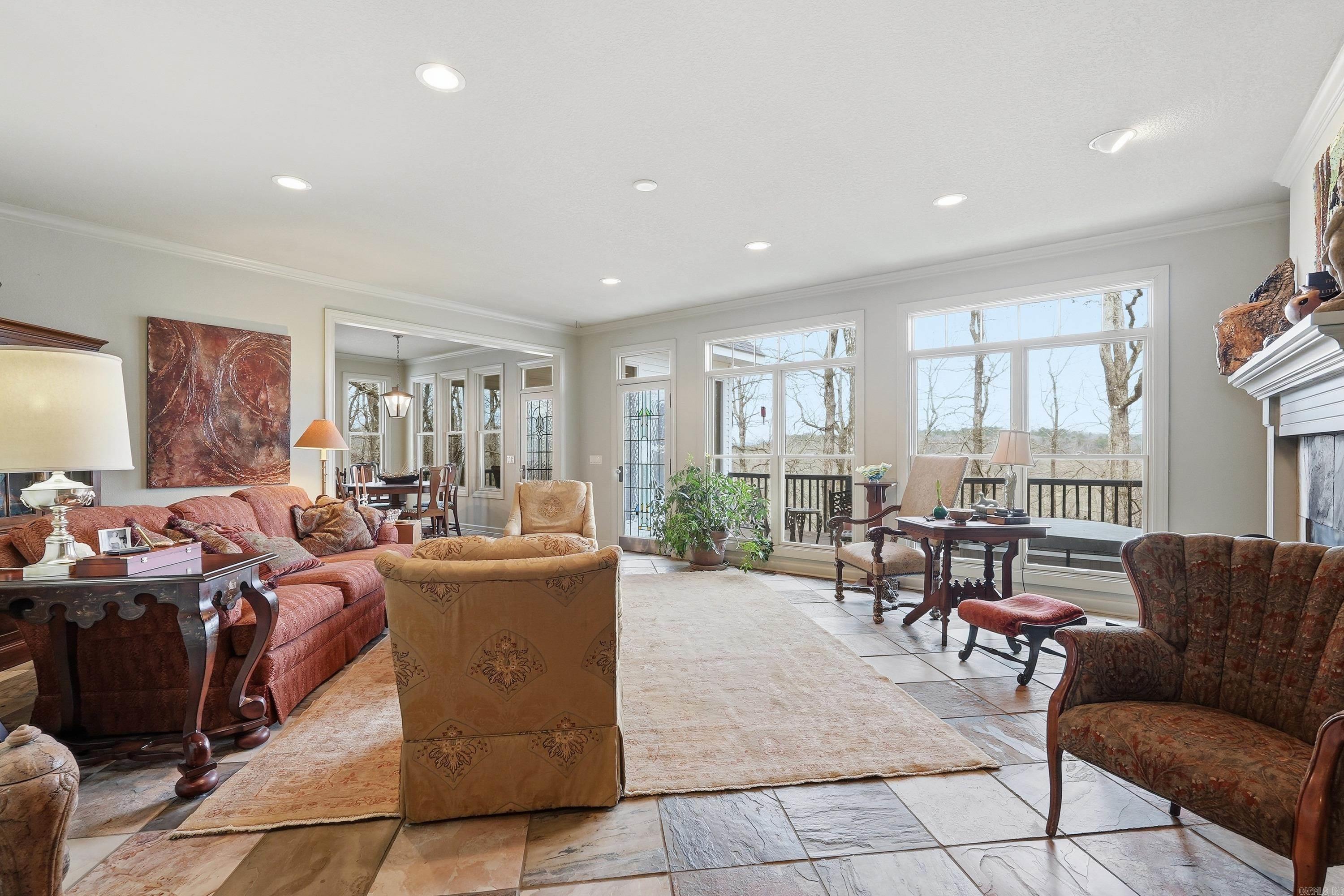 ALTA VISTA - Residential