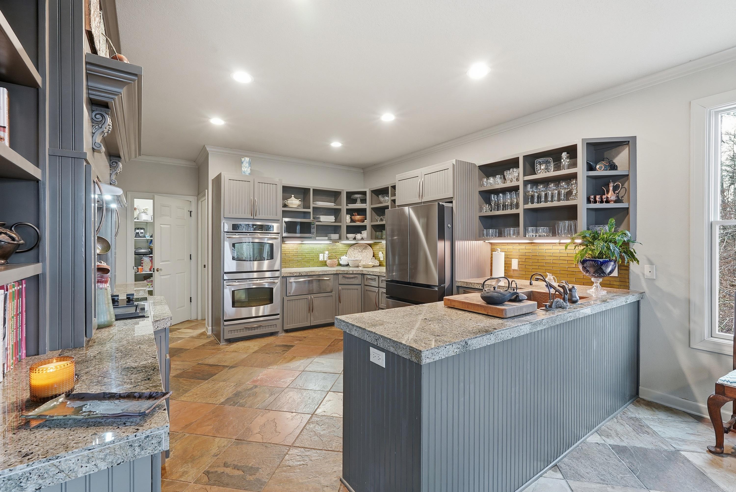 ALTA VISTA - Residential