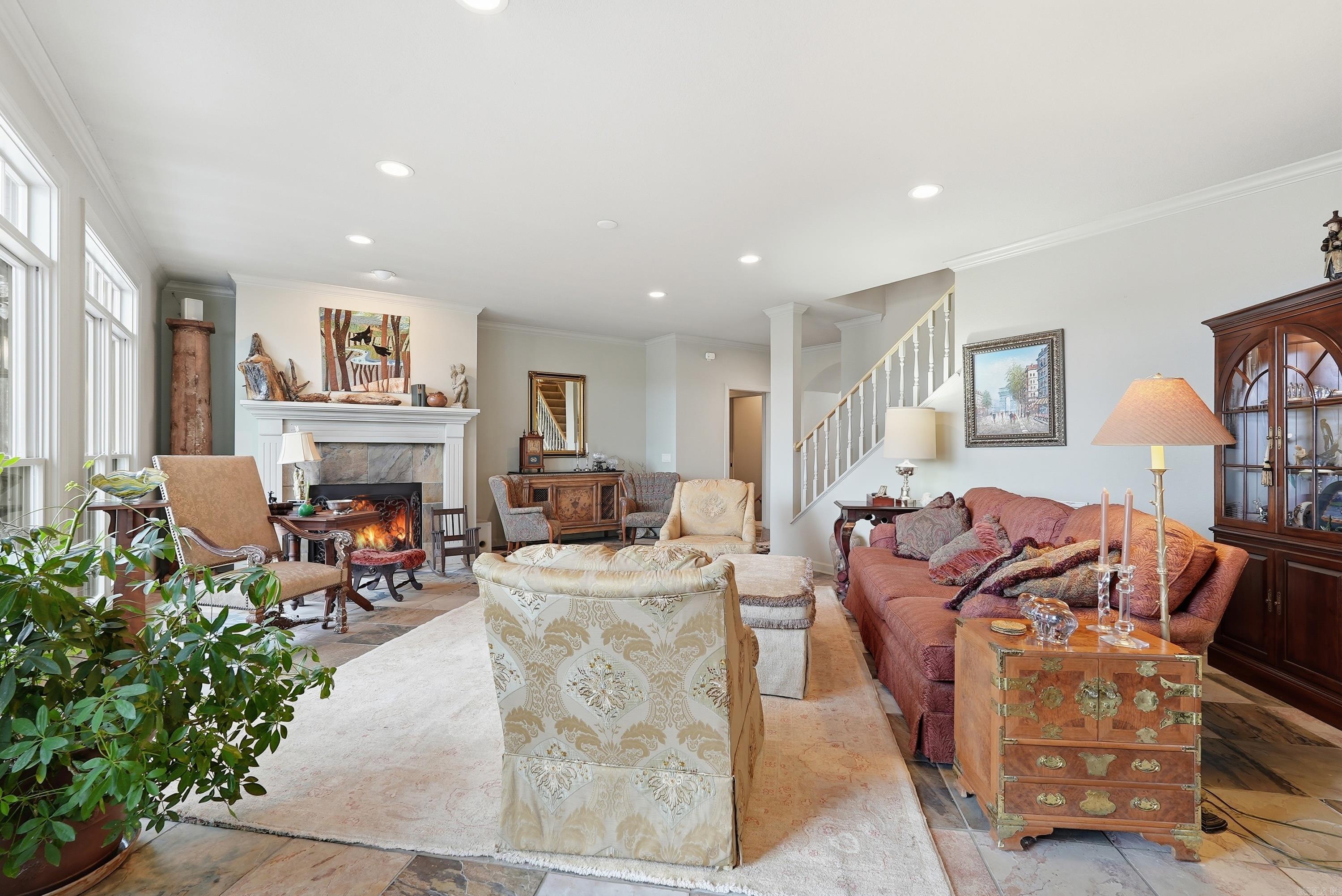 ALTA VISTA - Residential