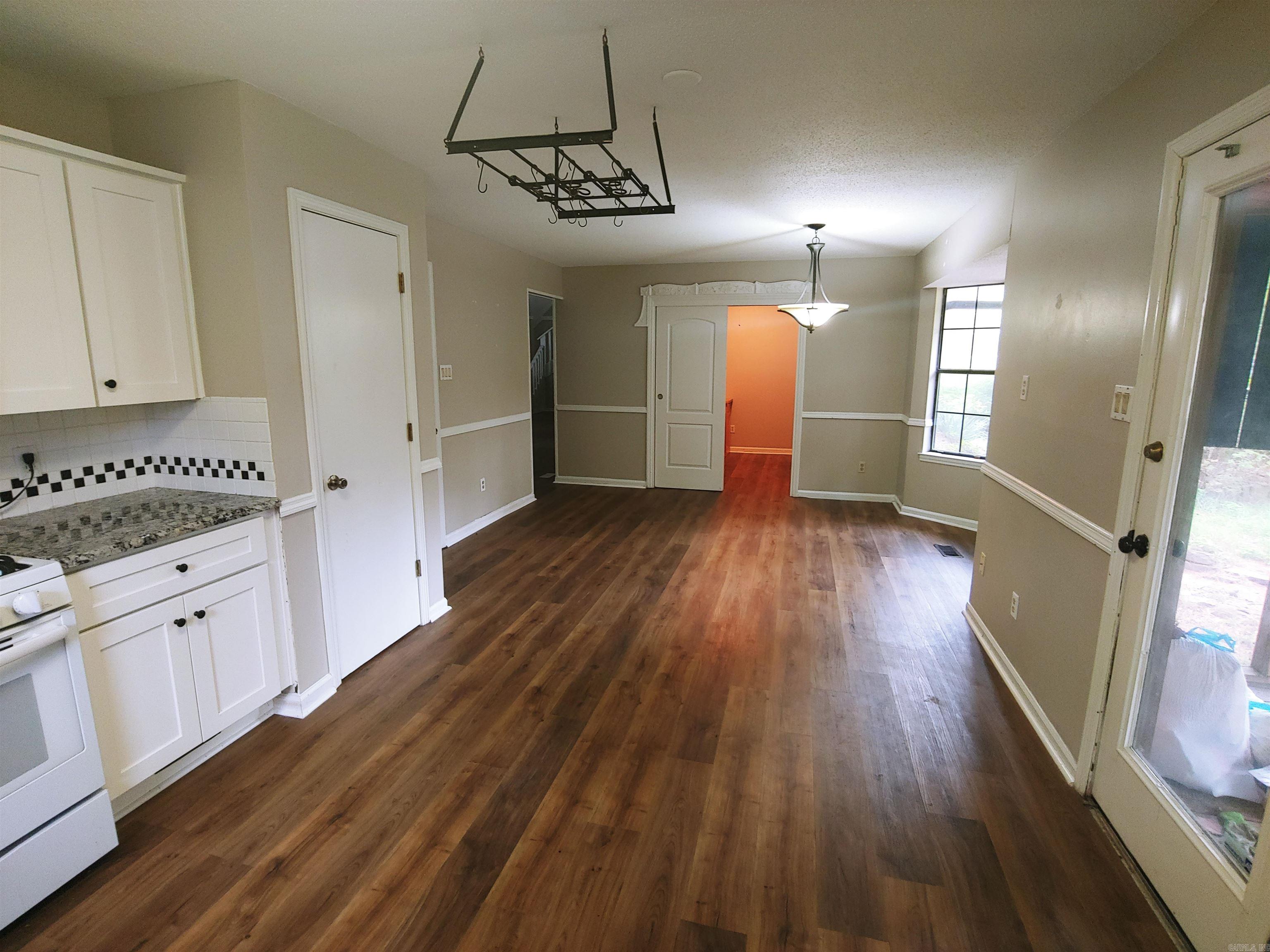 Brookshire To Cook Mountain - Residential Lease