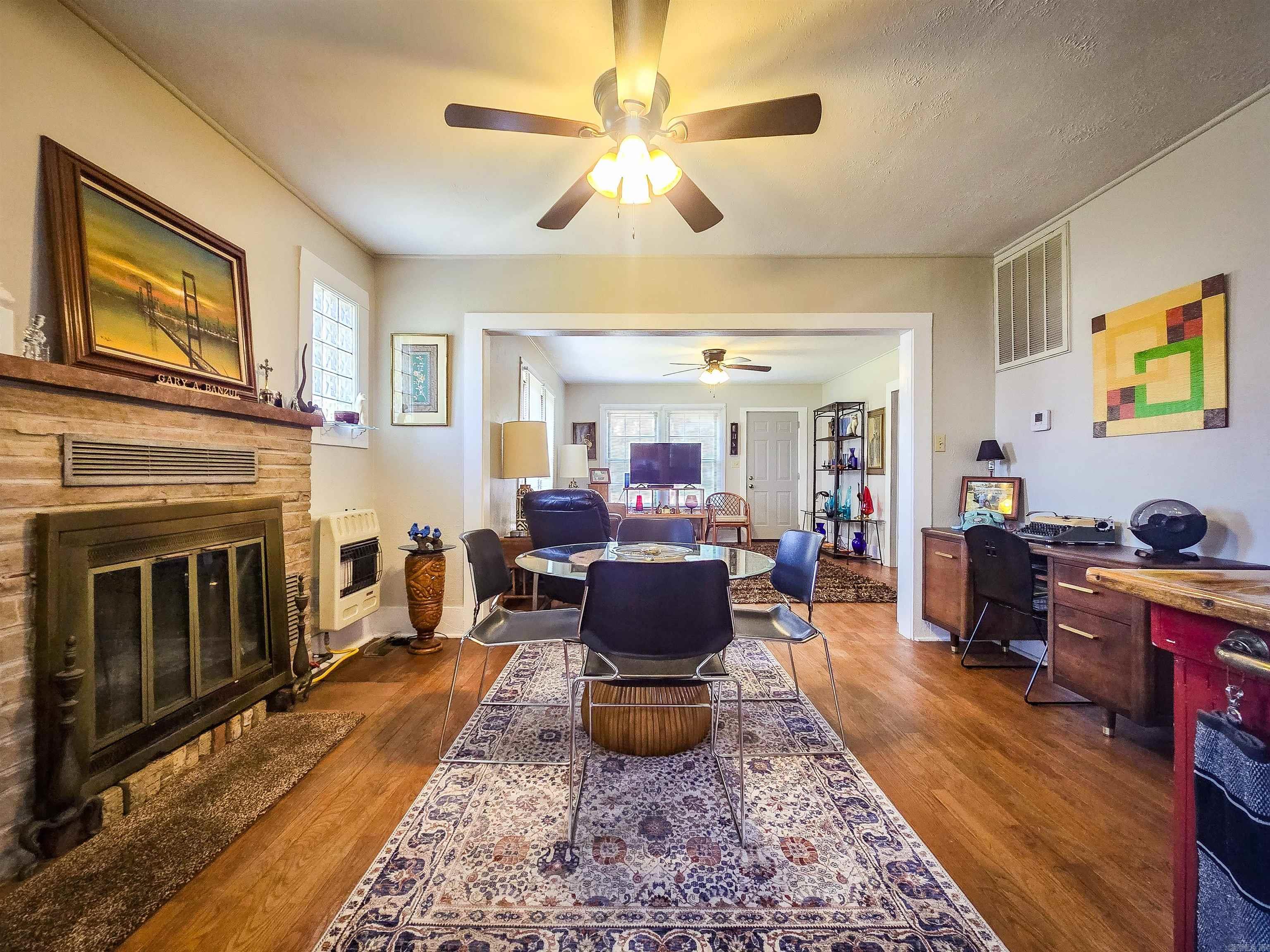 CLINTON ORIGINAL - Residential