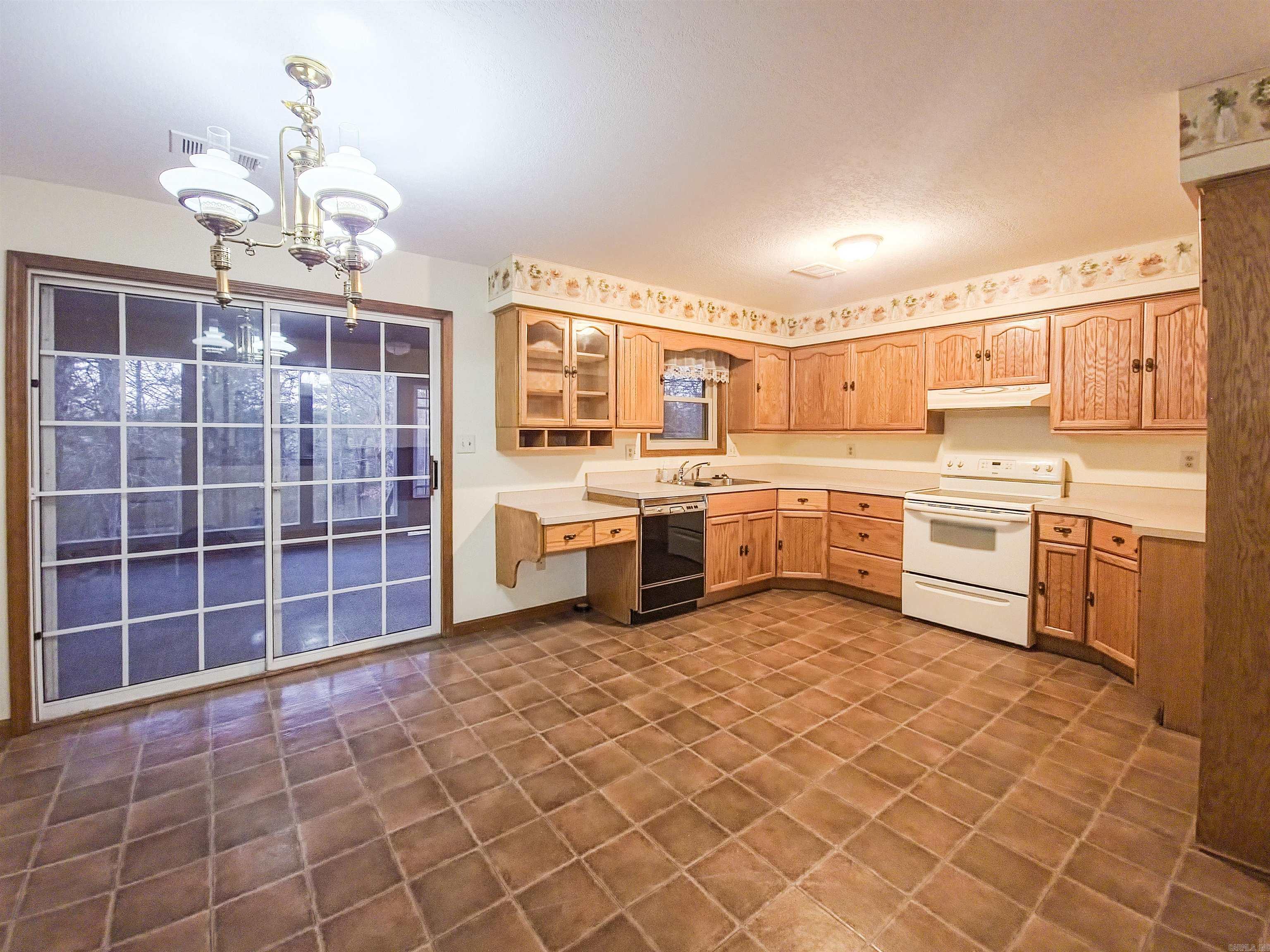 INDIAN HILLS - Residential