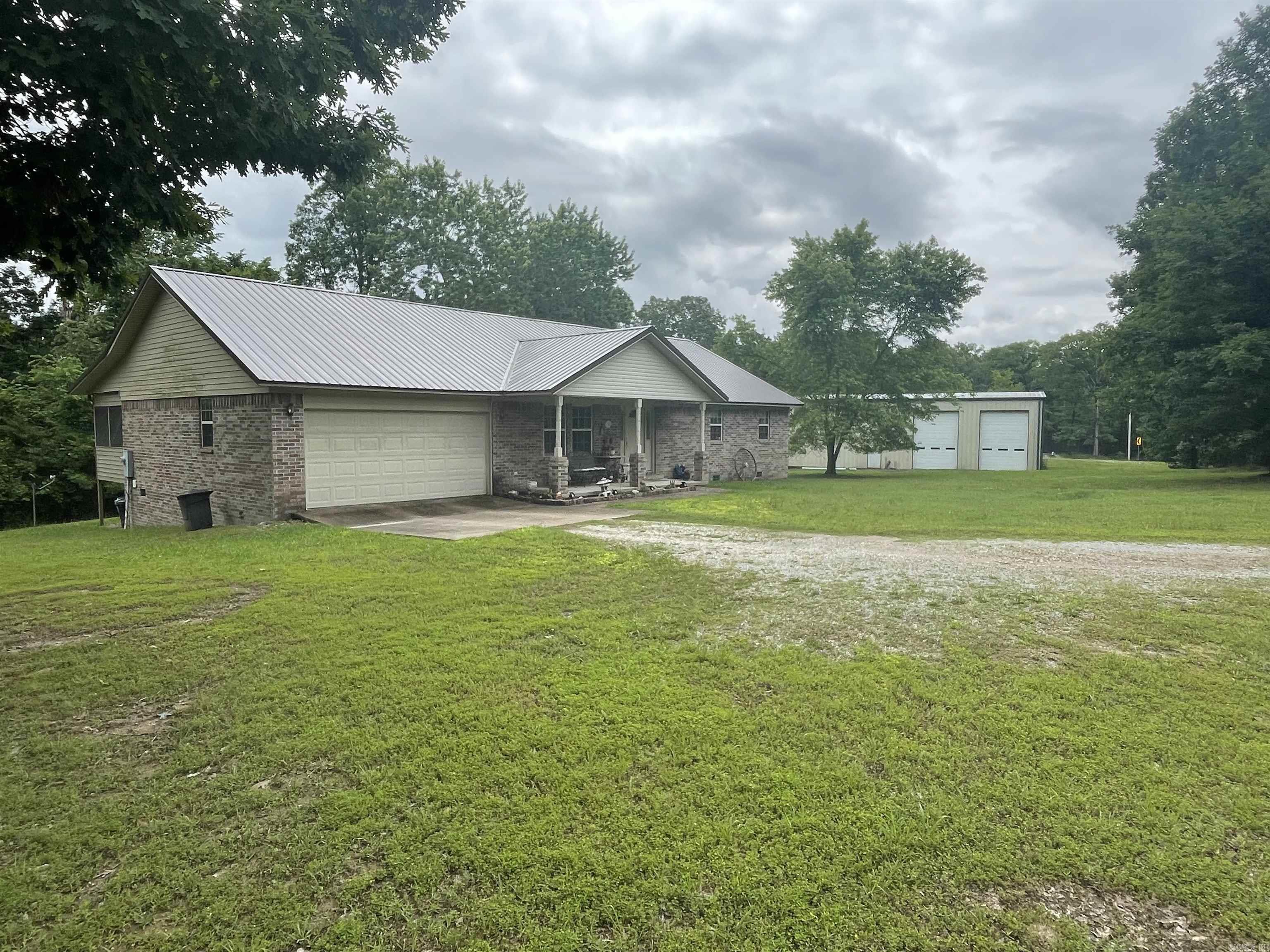 HERITAGE OAKS - Residential