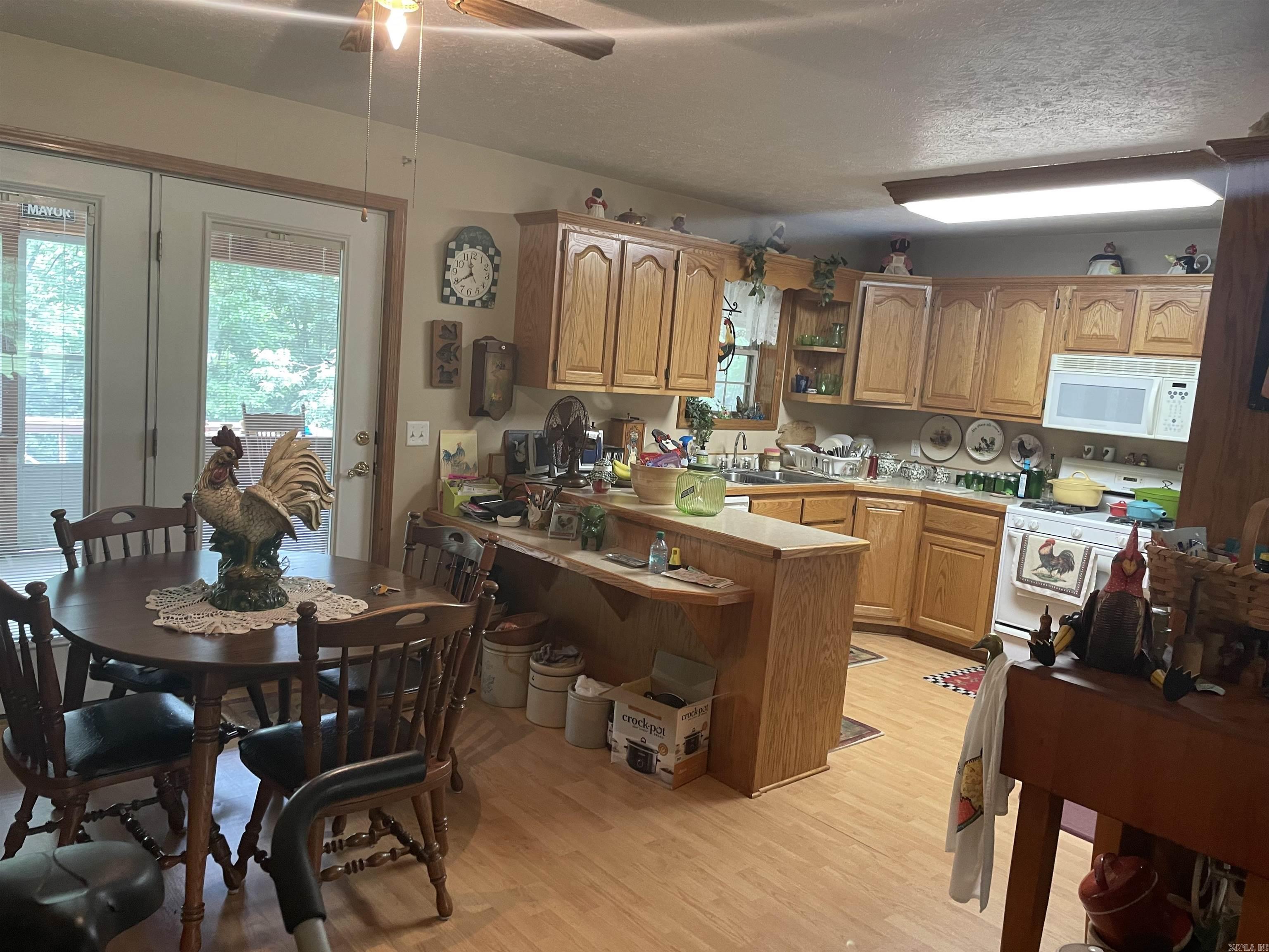 HERITAGE OAKS - Residential