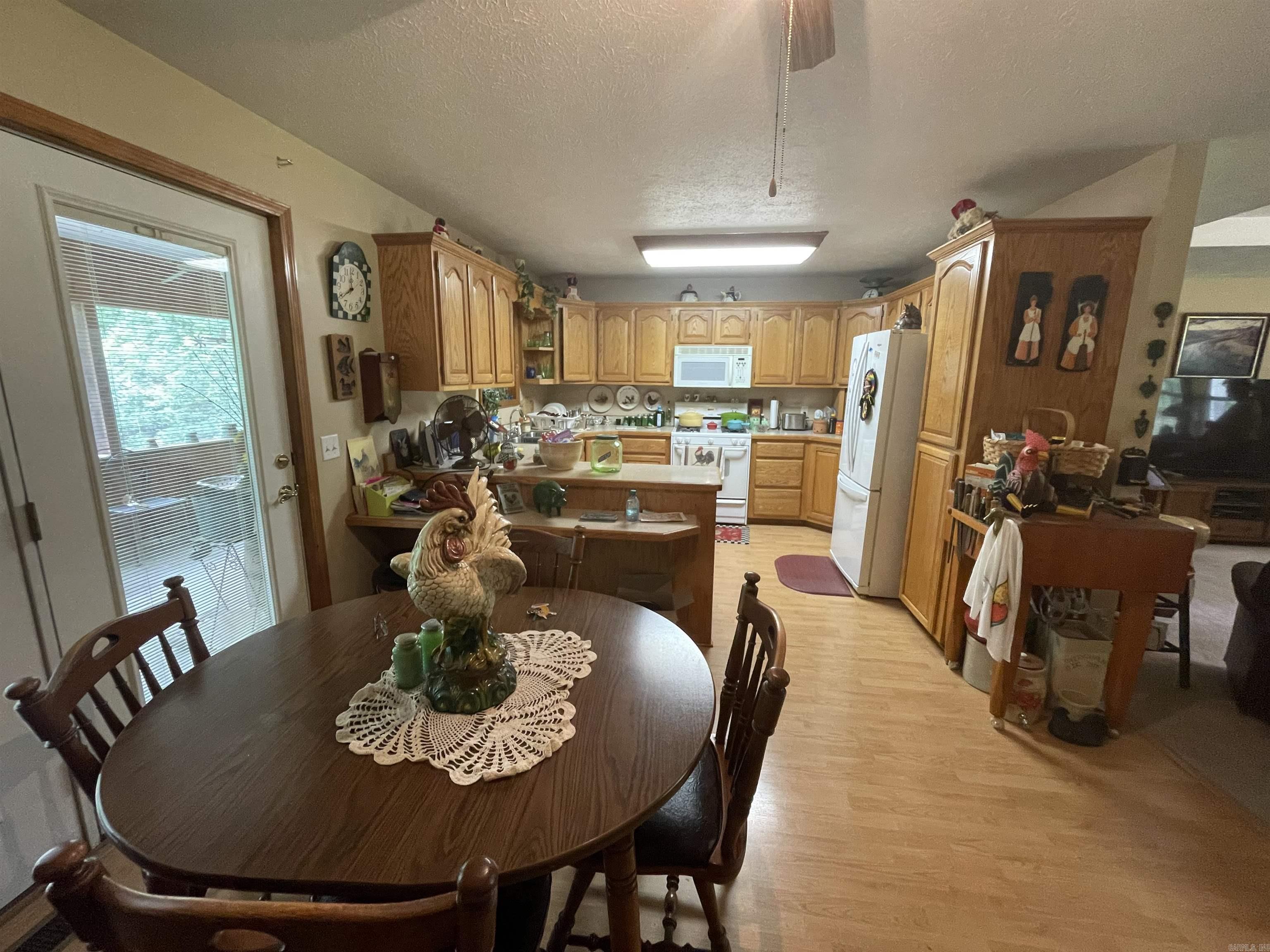 HERITAGE OAKS - Residential