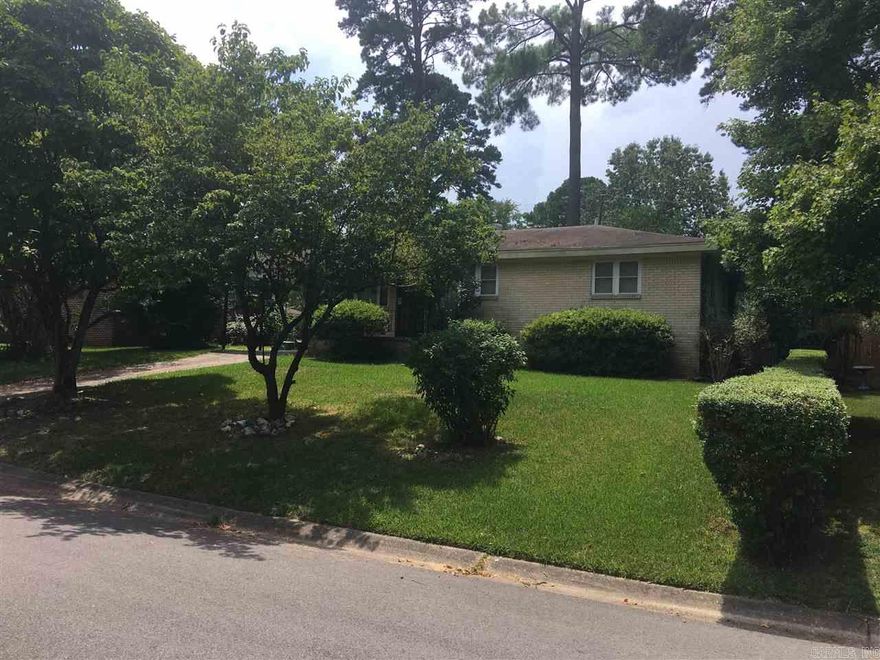 great home for your family in a well established neighborhood!