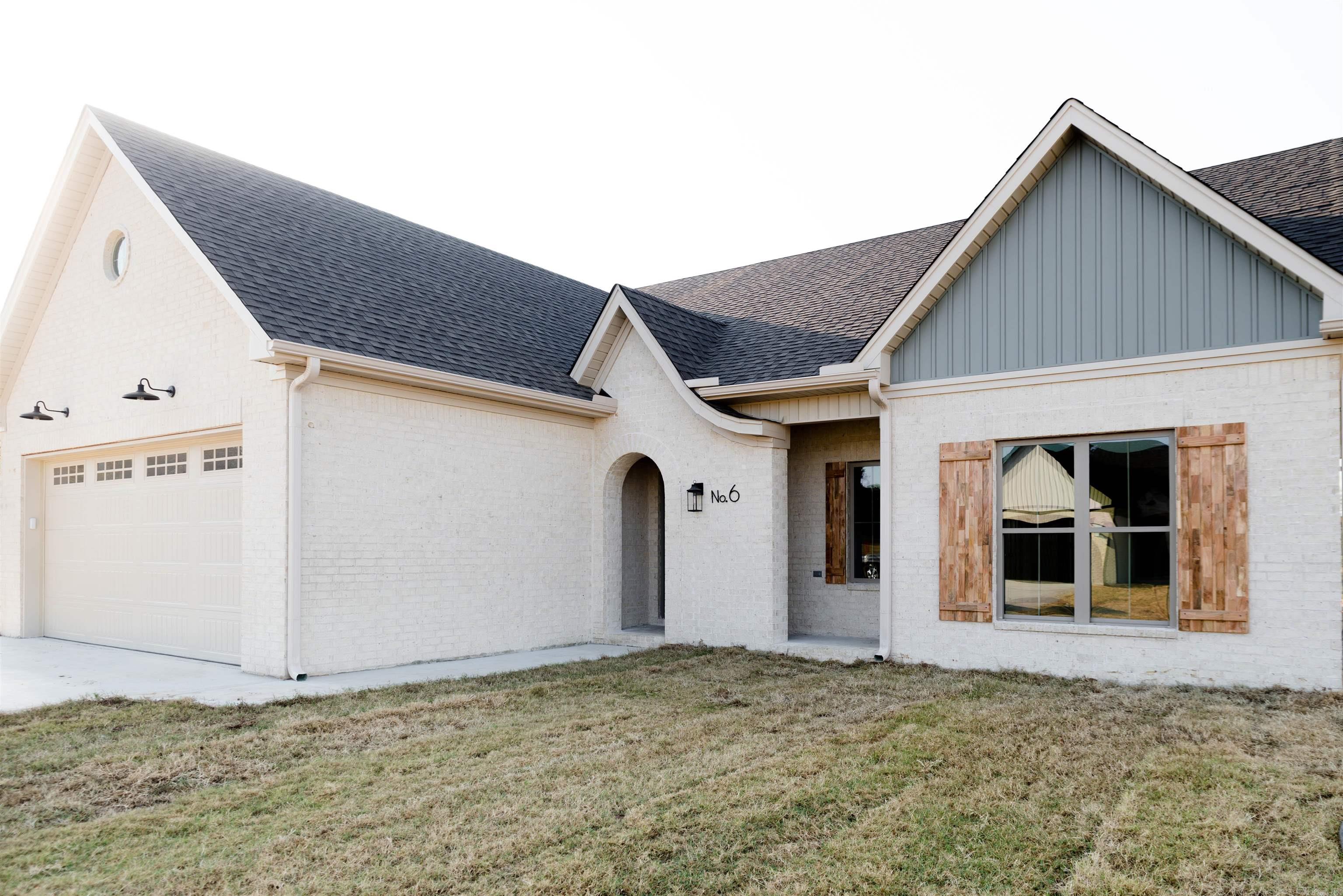 EAST MEADOW - Residential