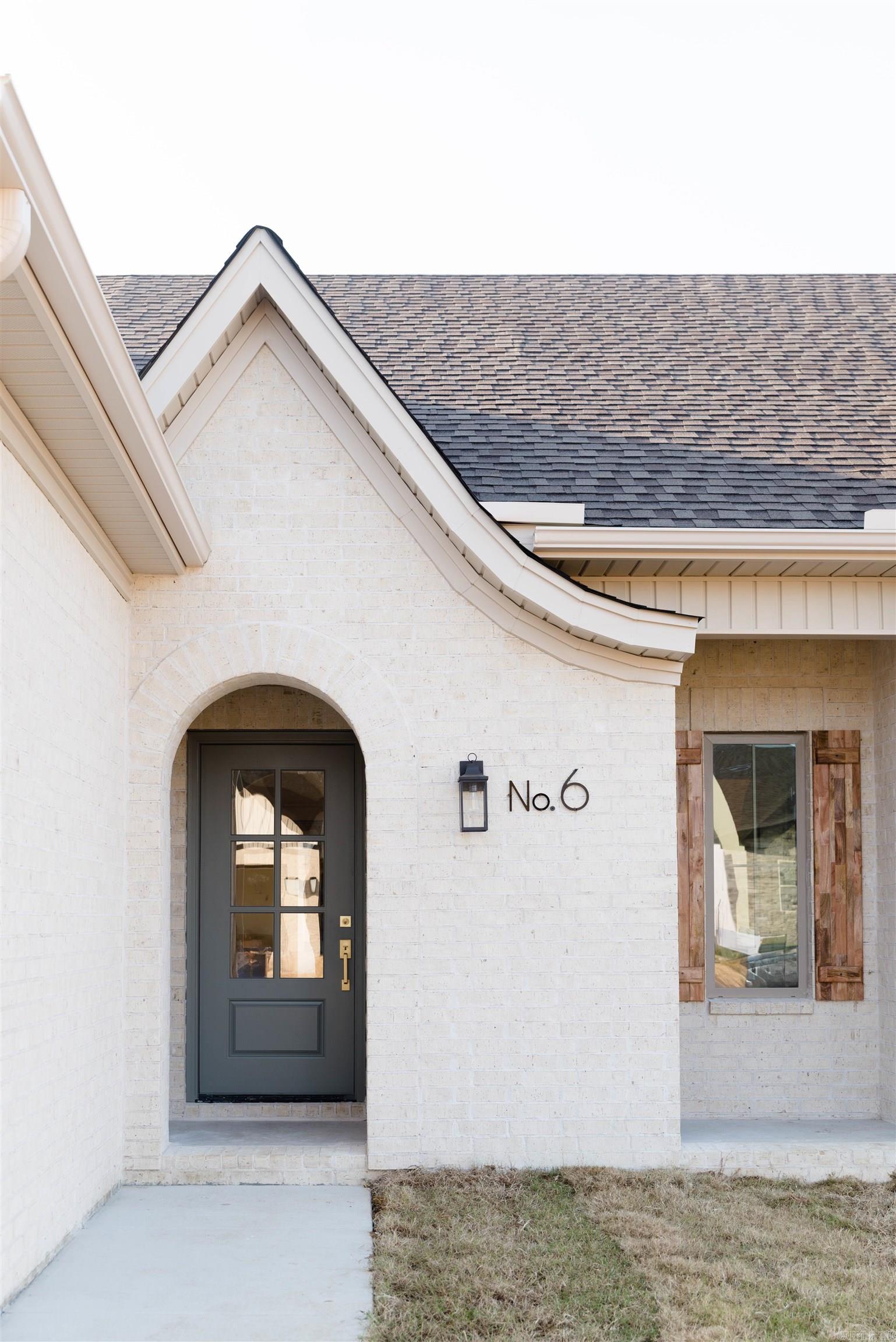 EAST MEADOW - Residential