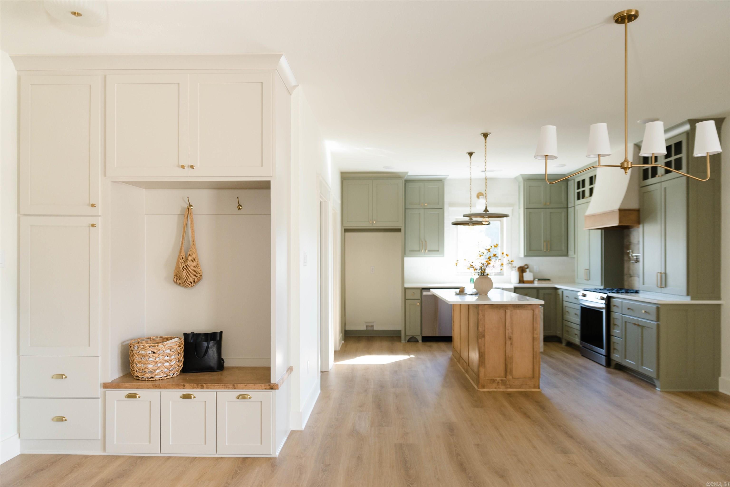 EAST MEADOW - Residential