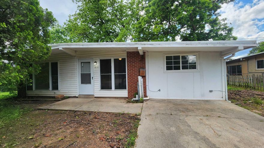 Great investment property or for first time home buyers. Yard is partially fenced and waiting on your touch.  Call me today to take a look.