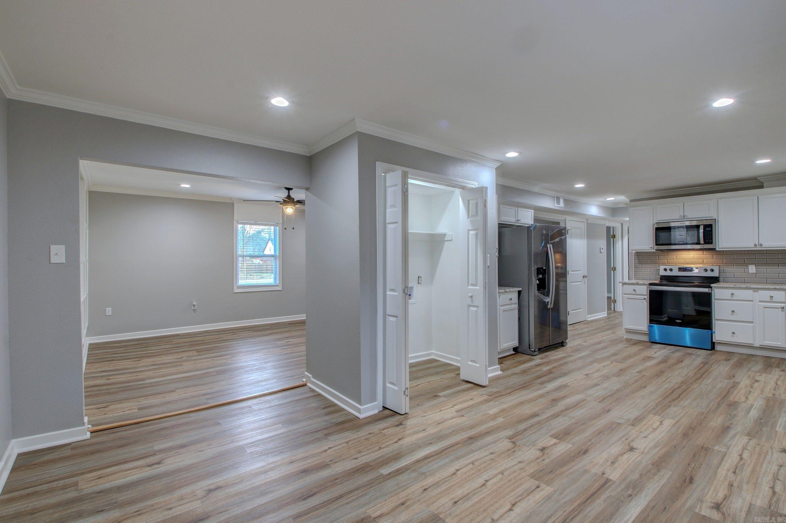 REGENCY HILLS - Residential