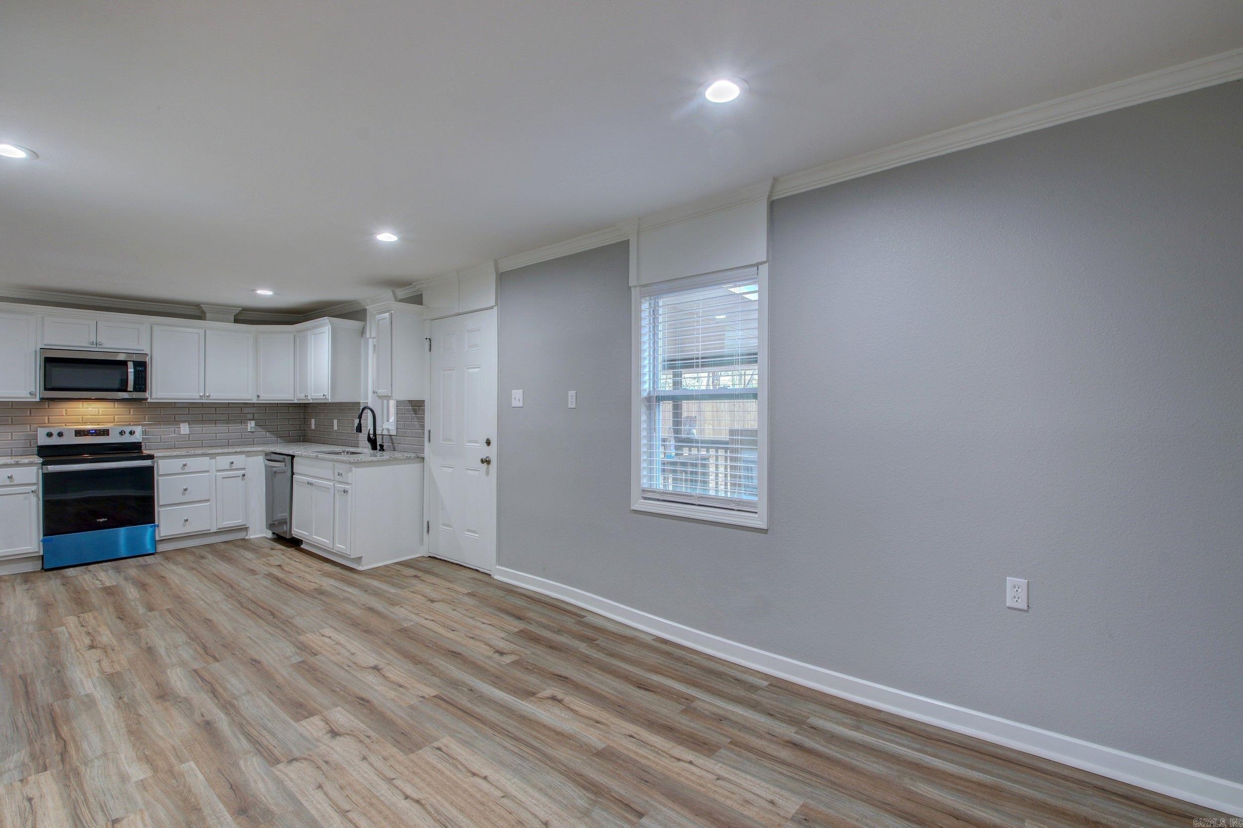 REGENCY HILLS - Residential