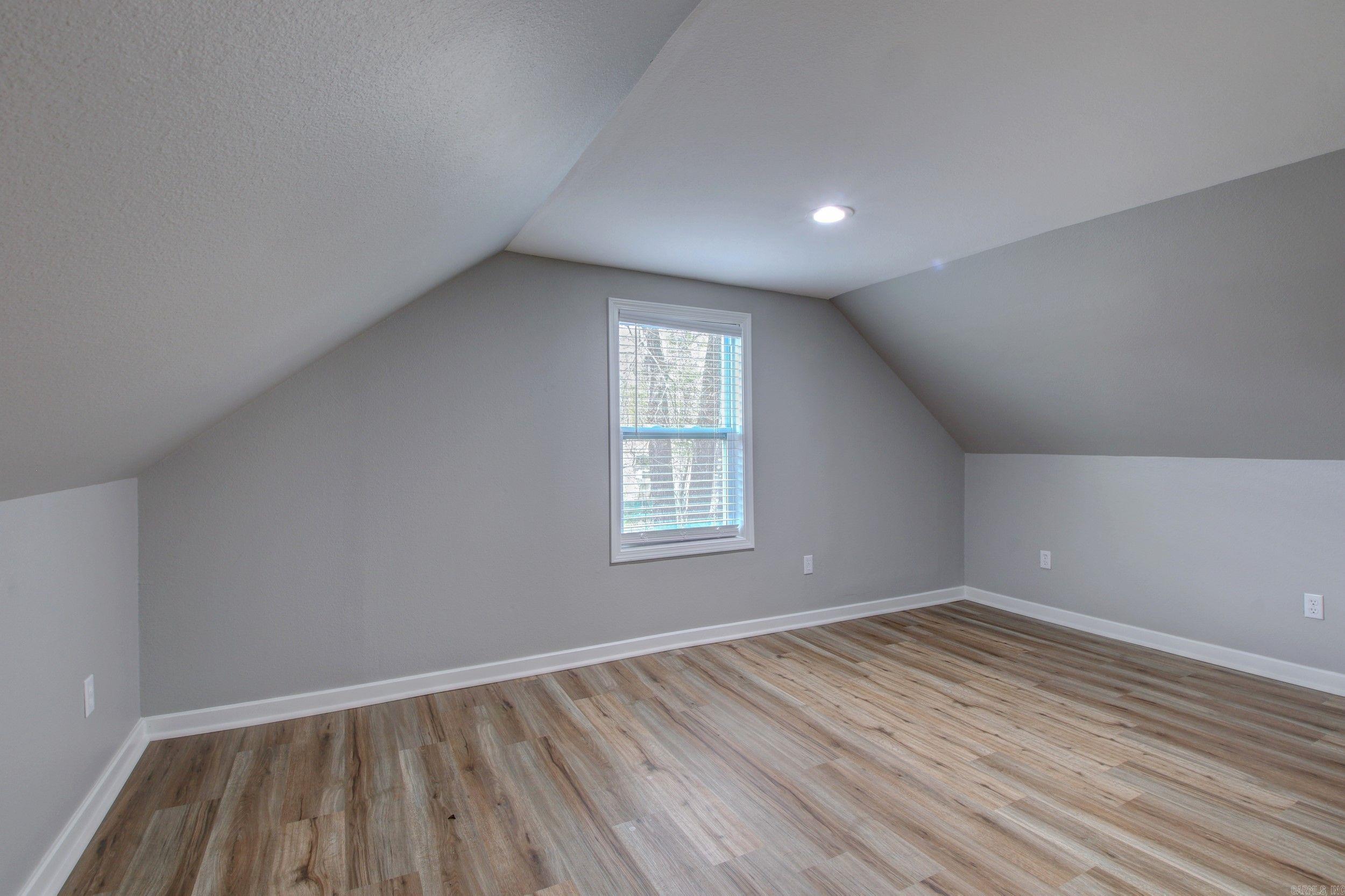 REGENCY HILLS - Residential