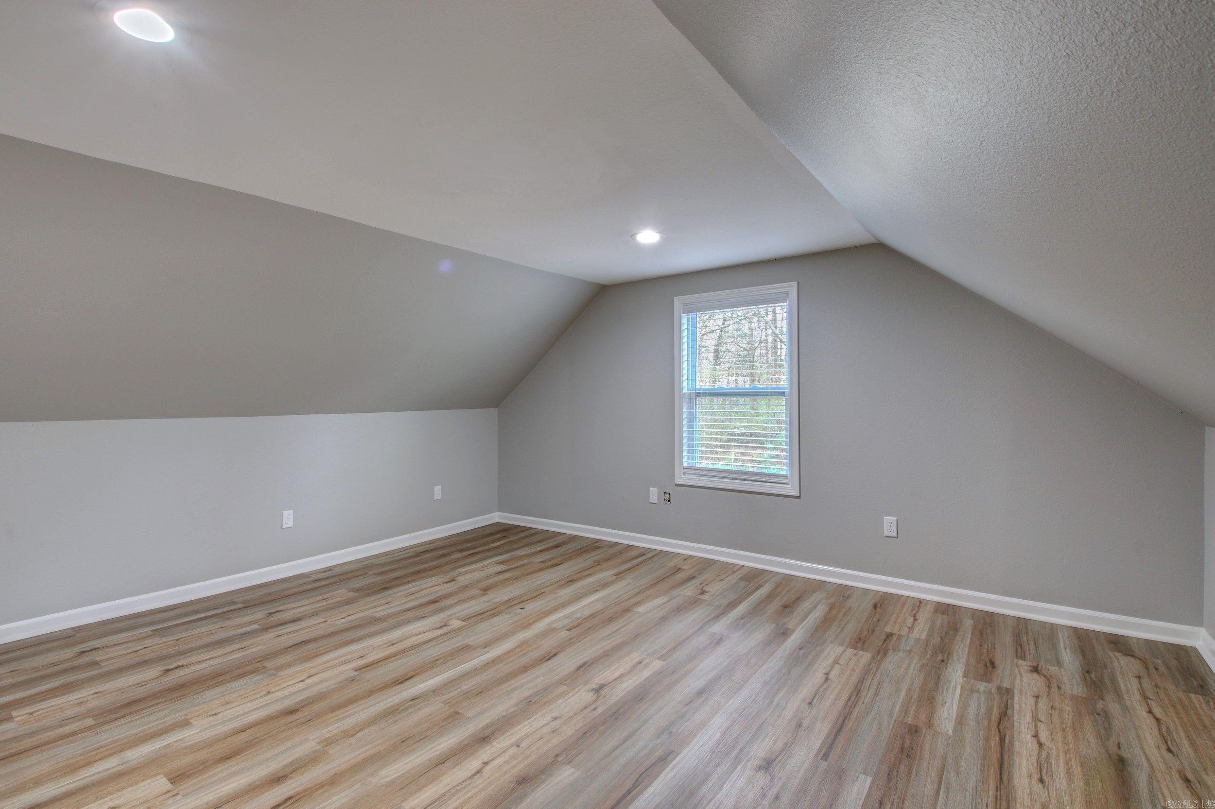 REGENCY HILLS - Residential