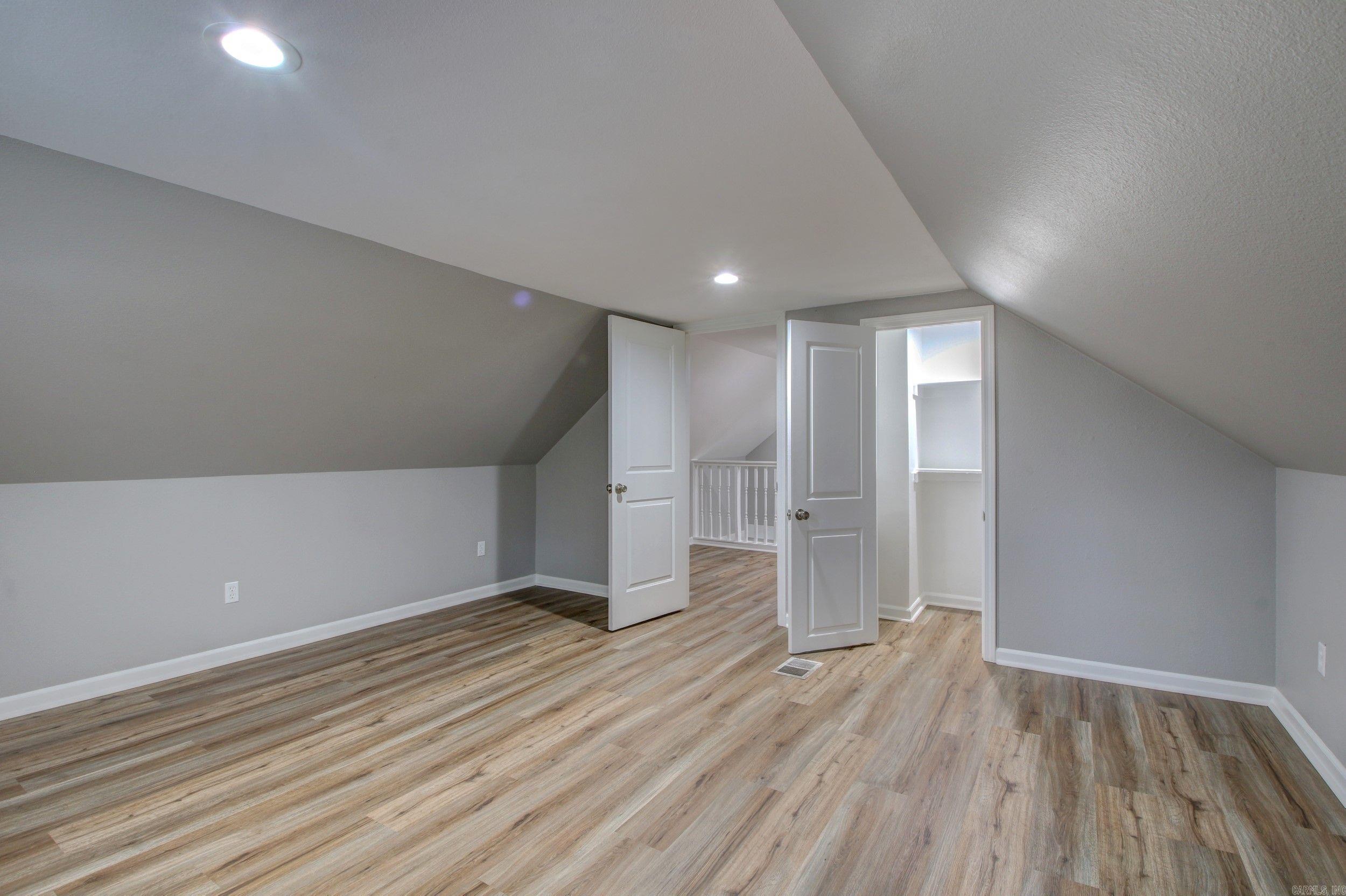 REGENCY HILLS - Residential