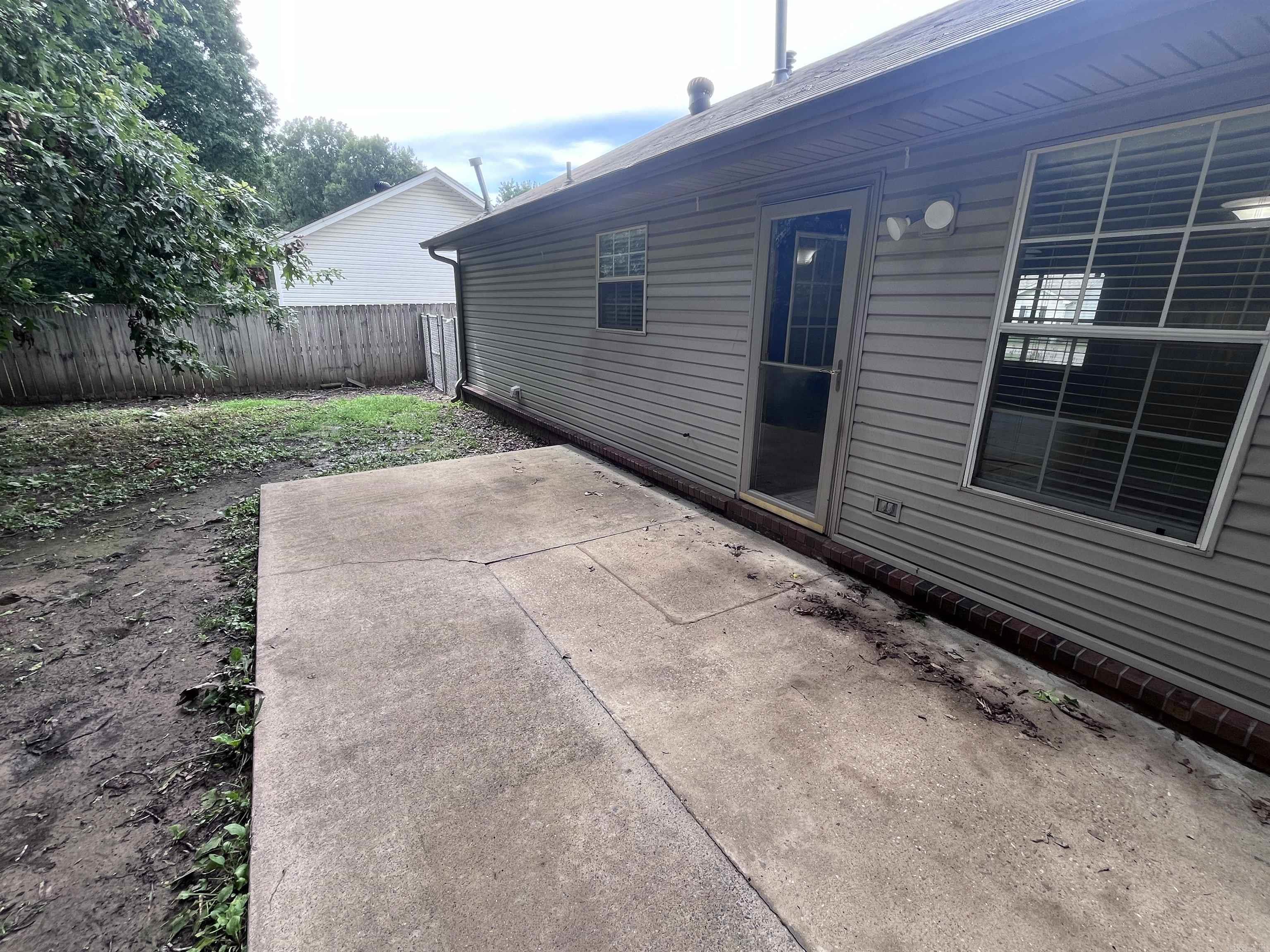 Shaded Oaks - Residential Lease