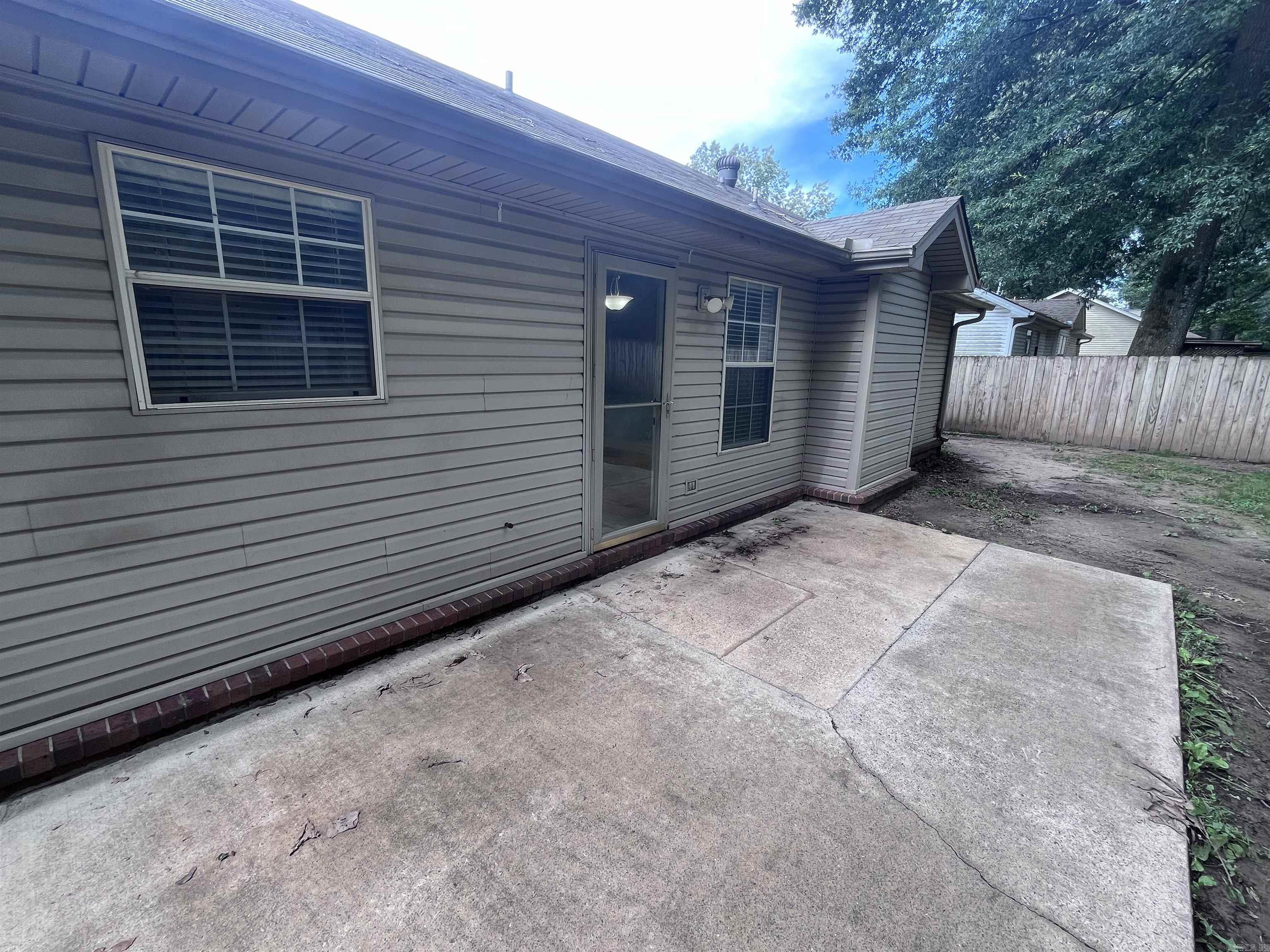 Shaded Oaks - Residential Lease