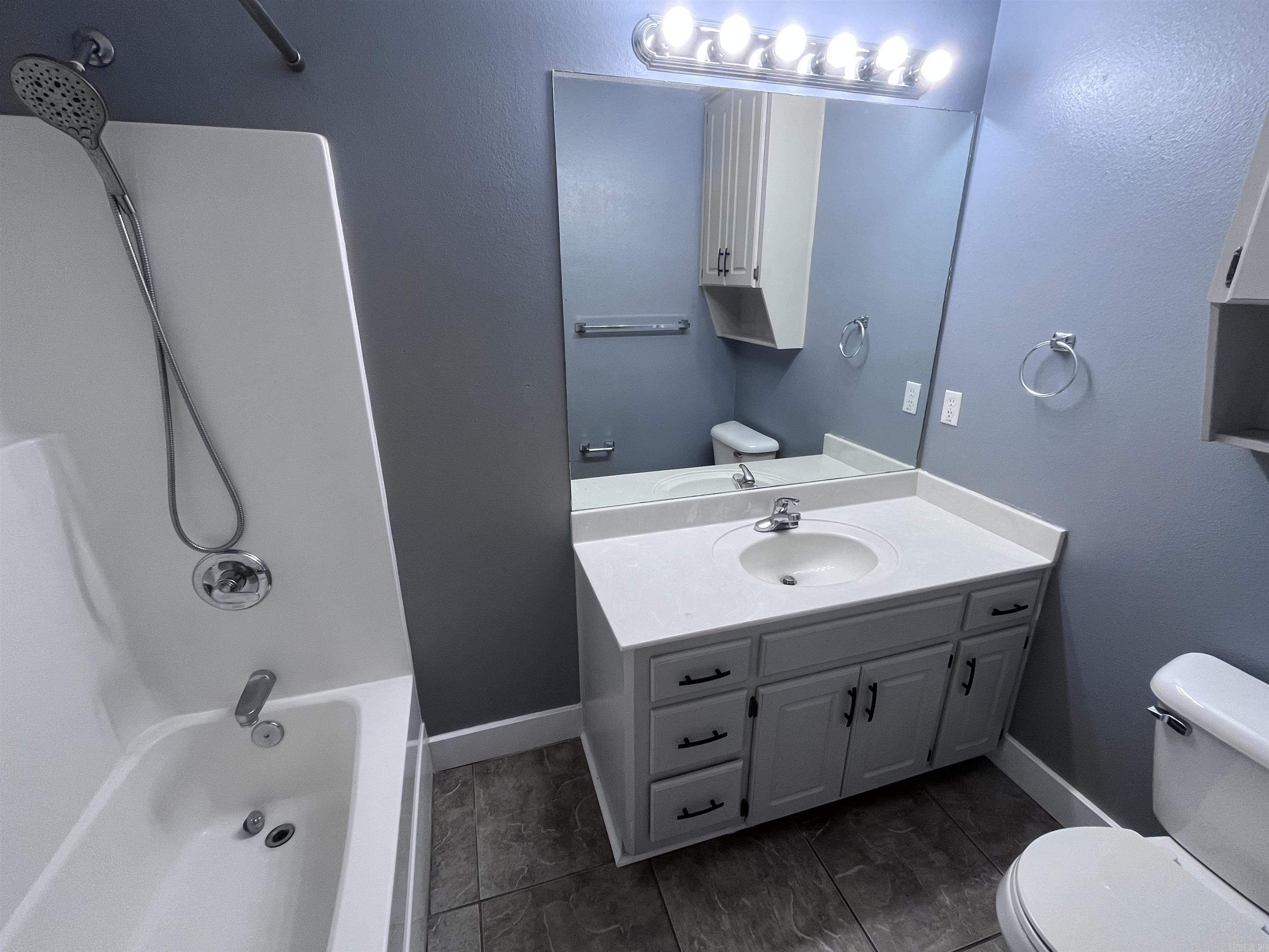 Shaded Oaks - Residential Lease