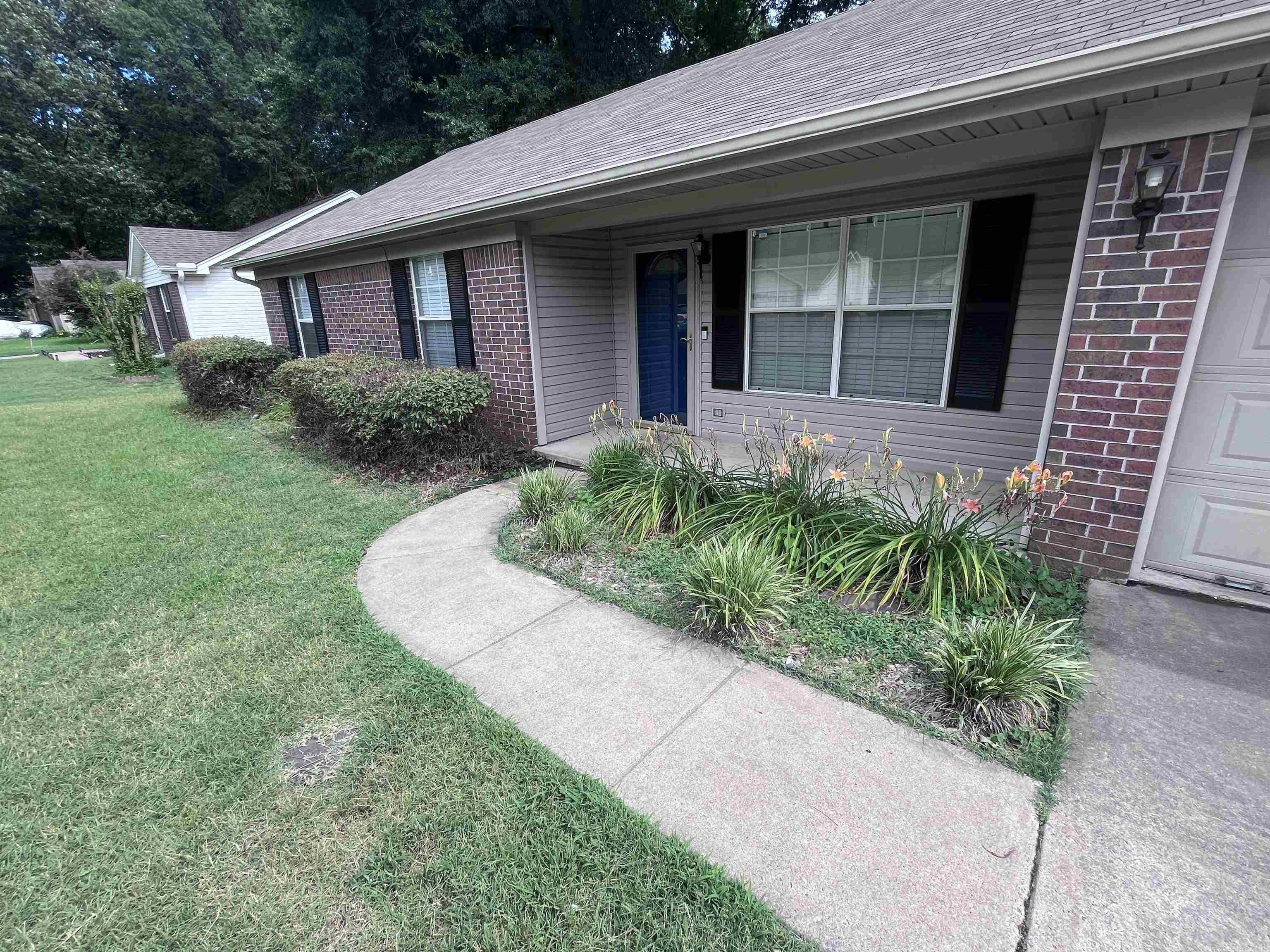 Shaded Oaks - Residential Lease