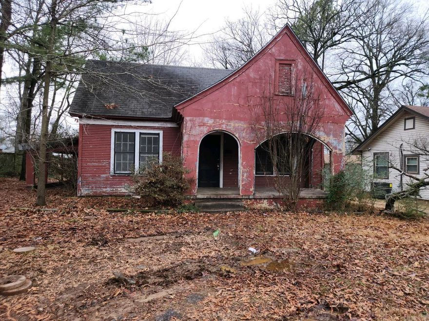 Welcome to an opportunity ripe with potential in Morrilton, Arkansas! Nestled in a quaint neighborhood, this distressed property beckons investors and visionaries alike. Boasting 1064 square feet, 2 bedrooms, and 1 bath, it presents a canvas for transformation and profit. Envision the charm this home could exude with a touch of creativity and renovation. Beyond its current state lies a gem waiting to shine—perfect for a rental investment, a starter home, or a flip project. Located in the heart of Morrilton, convenience meets opportunity with access to local amenities and schools. Let your imagination run wild as you breathe new life into this diamond in the rough. Seize the chance to redefine its story and unlock its full potential. Embrace the challenge, embrace the opportunity—your next venture awaits in Morrilton, Arkansas.