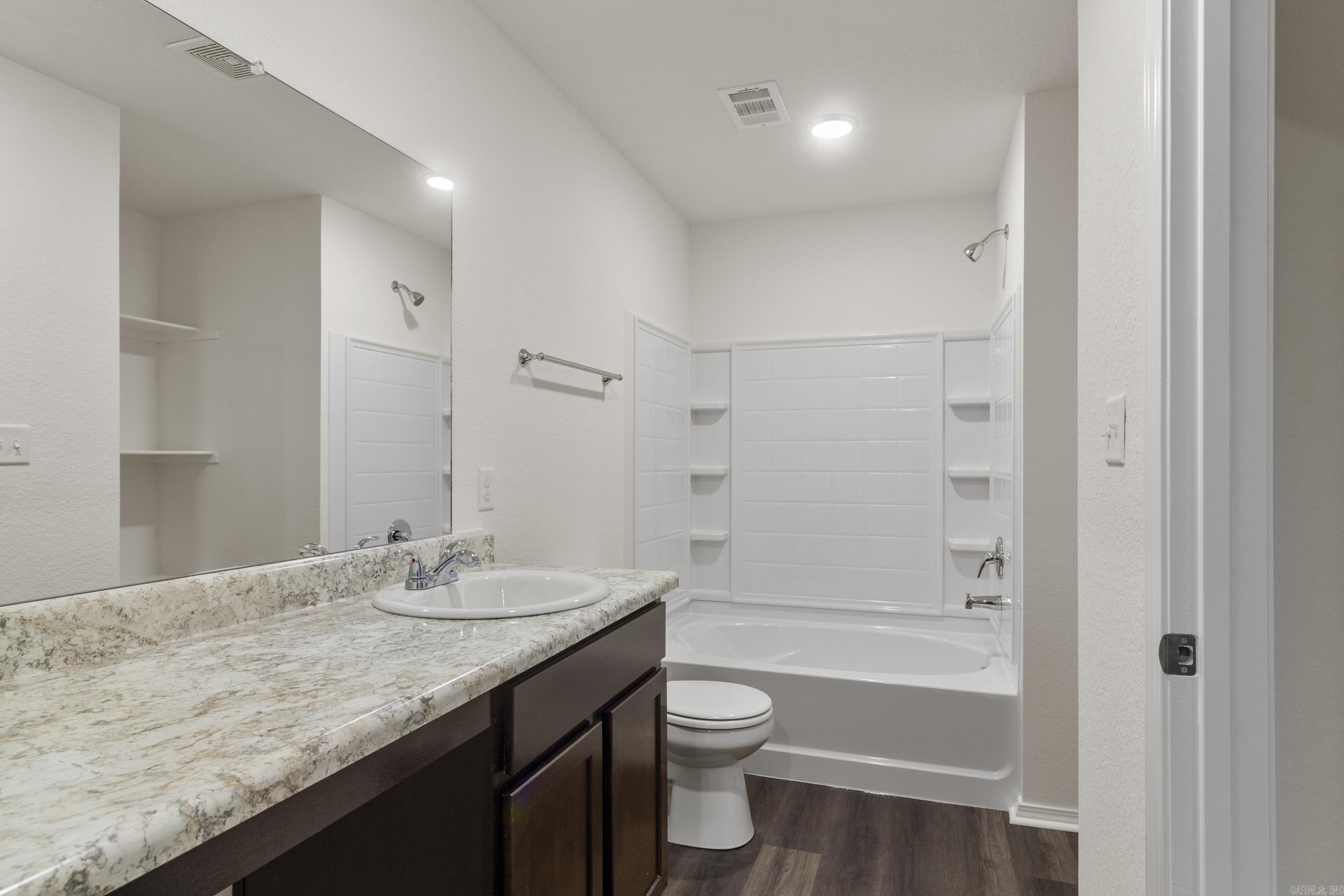 HILL FARM - Residential