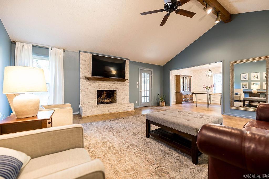 WOODLAND HILLS - Residential