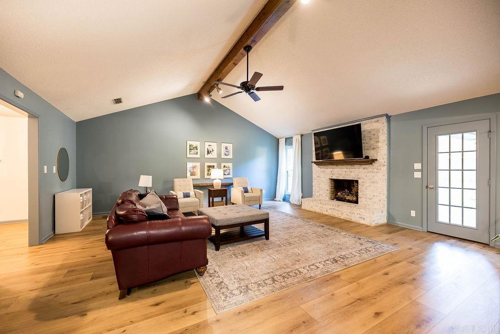 WOODLAND HILLS - Residential