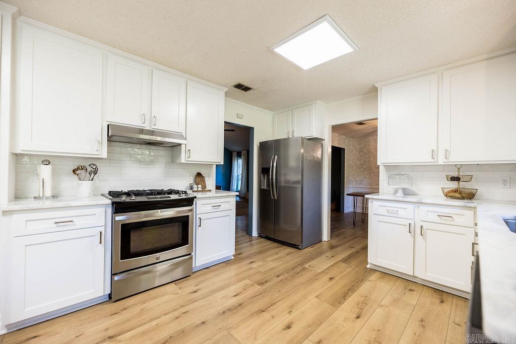 WOODLAND HILLS - Residential