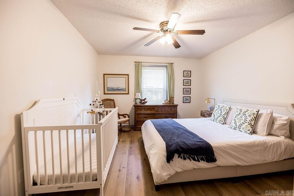 WOODLAND HILLS - Residential